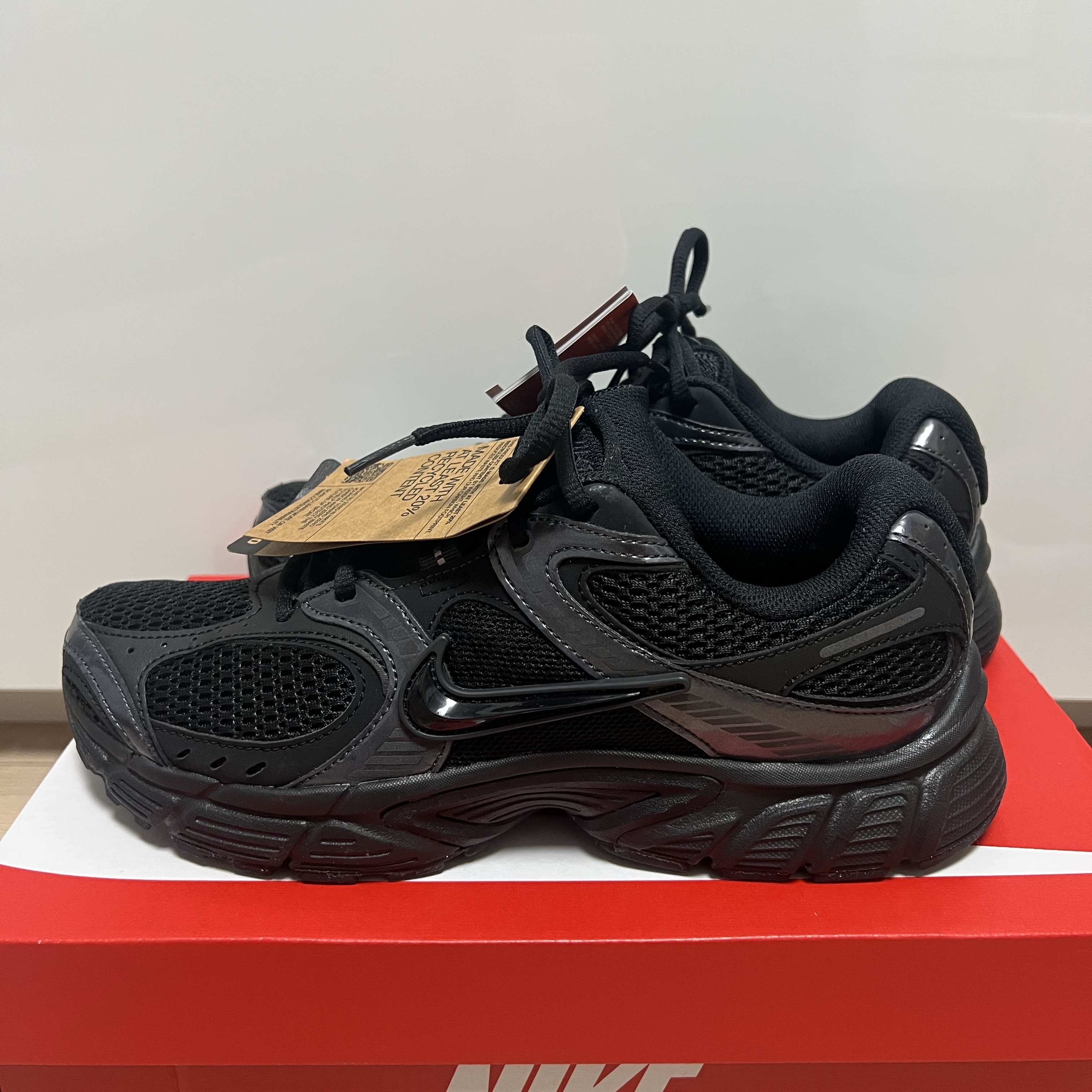 Nike V5 RNR Black Anthracite 착용 스타일 - 2