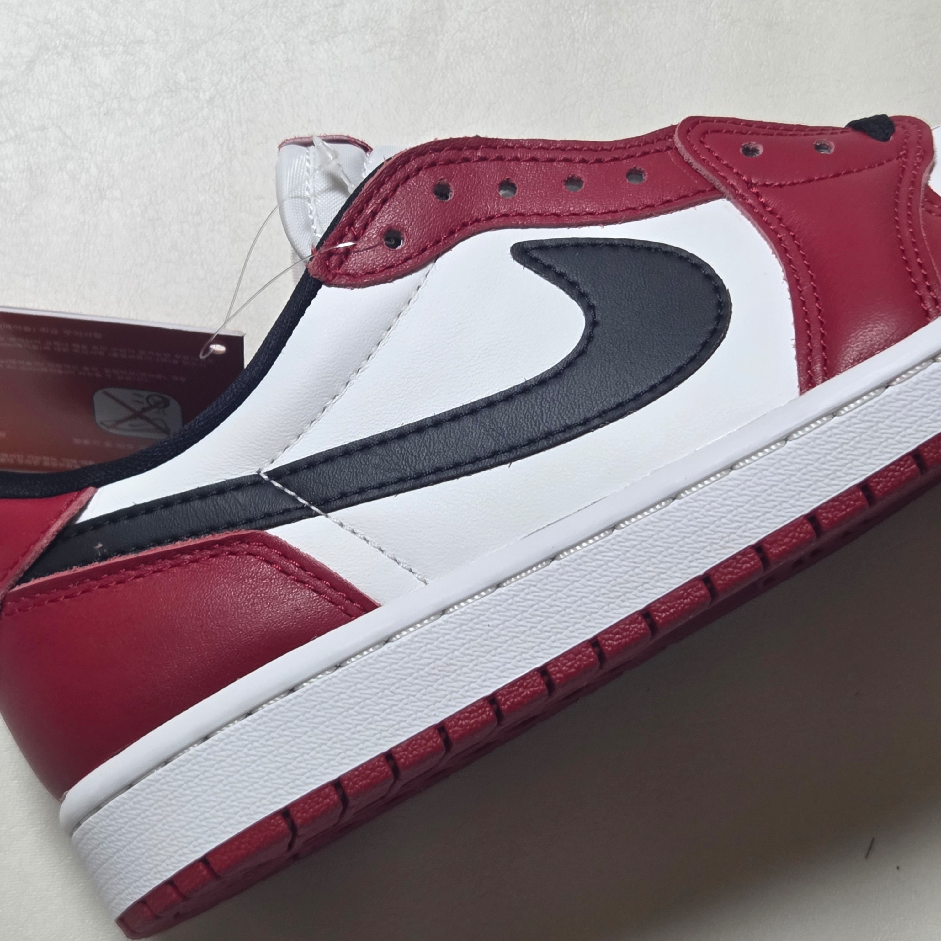 Jordan 1 Retro Low OG Chicago 착용 스타일 - 4