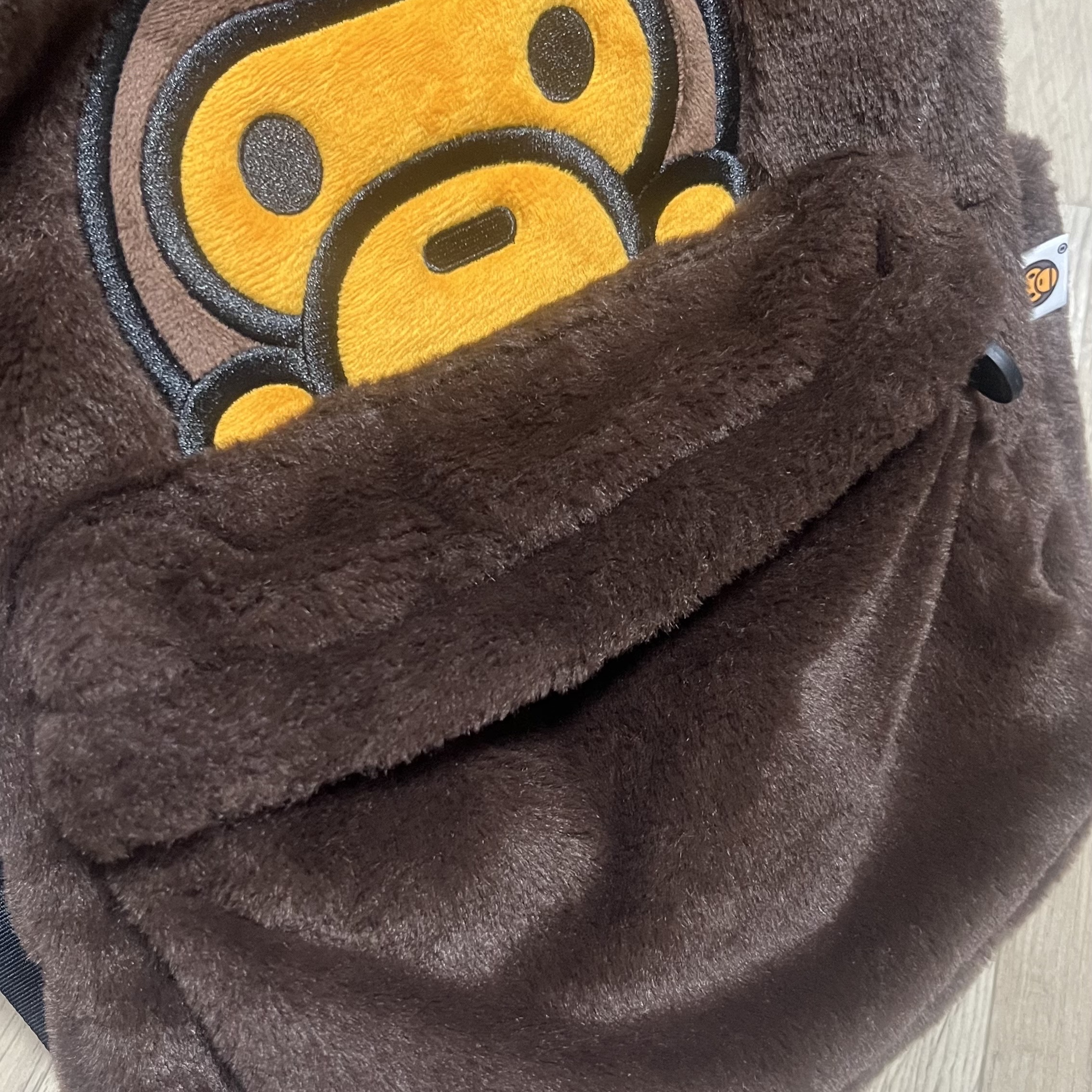 BAPE Baby Milo Fur Backpack Brown 착용 스타일