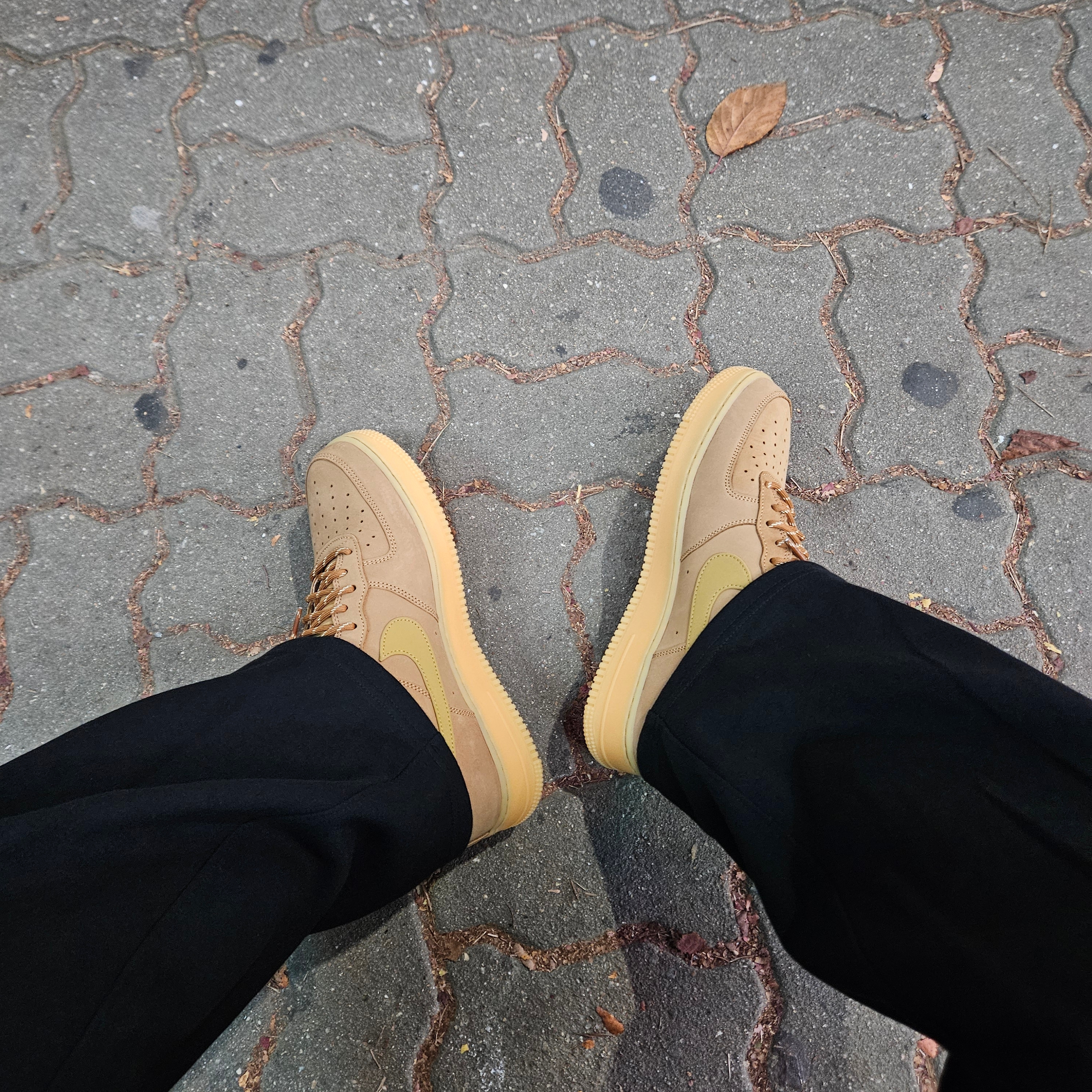 Nike Air Force 1 '07 WB Flax 착용 스타일