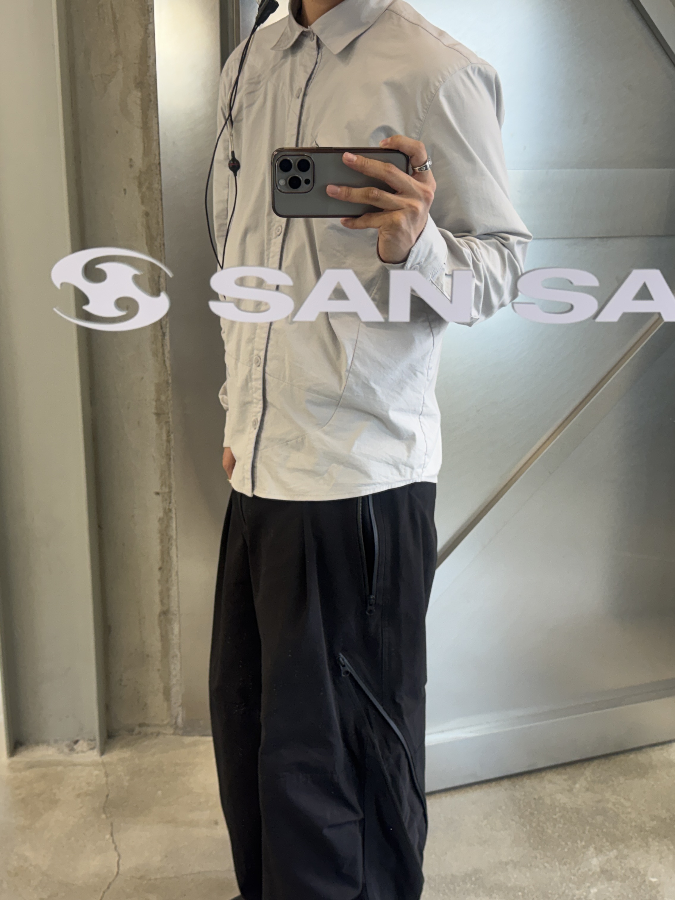 Sansan Gear Visional Pocket Shirts Grey - 25SS 착용 스타일 - 2