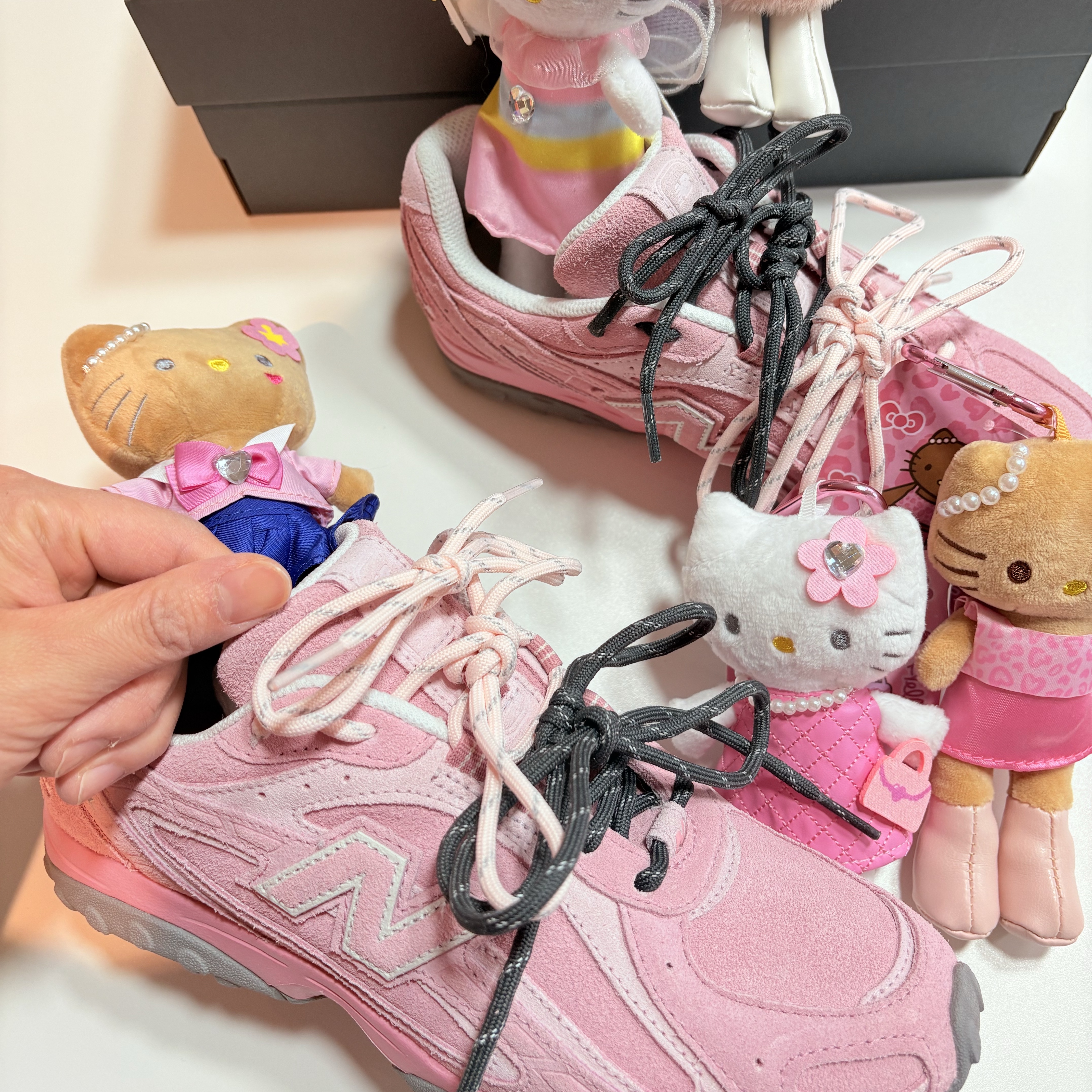 New Balance 204L Pastel Pink 착용 스타일 - 2