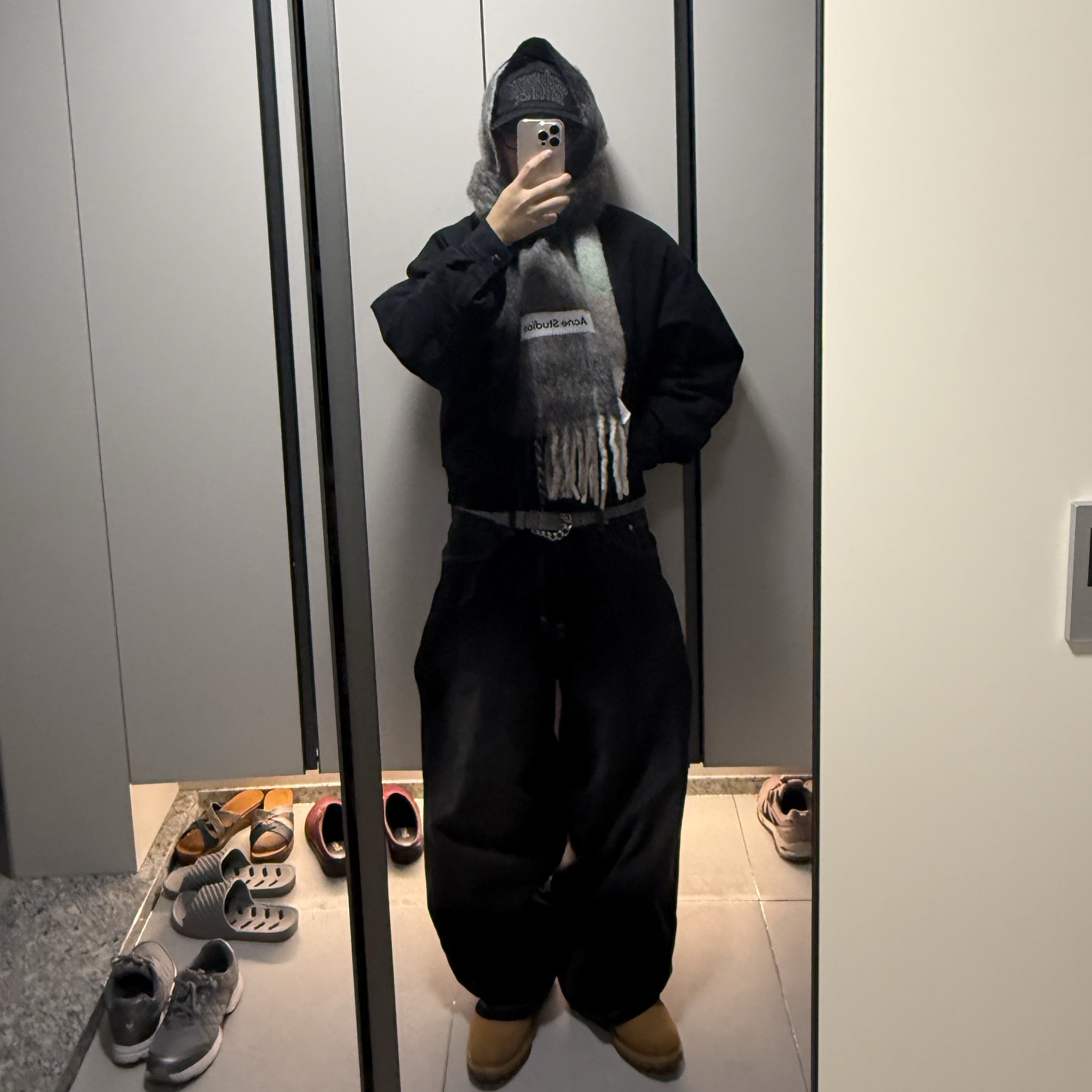 Acne Studios Mohair Check Muffler Grey Green Black, Supreme Hooded Utility Jacket Black - 25FW 착용 스타일 - 2