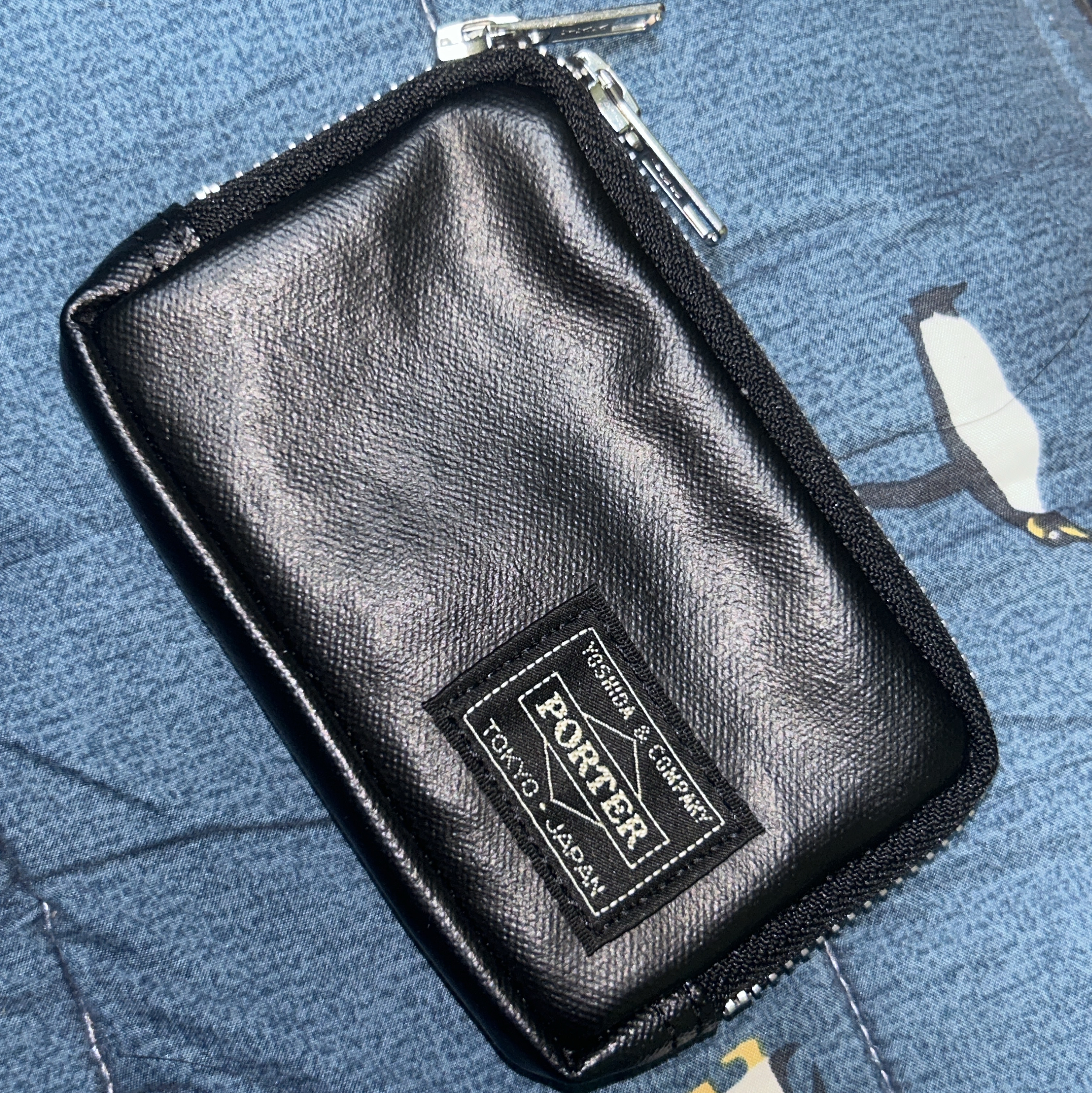 Porter Freestyle Multi Coin Case Black 착용 스타일