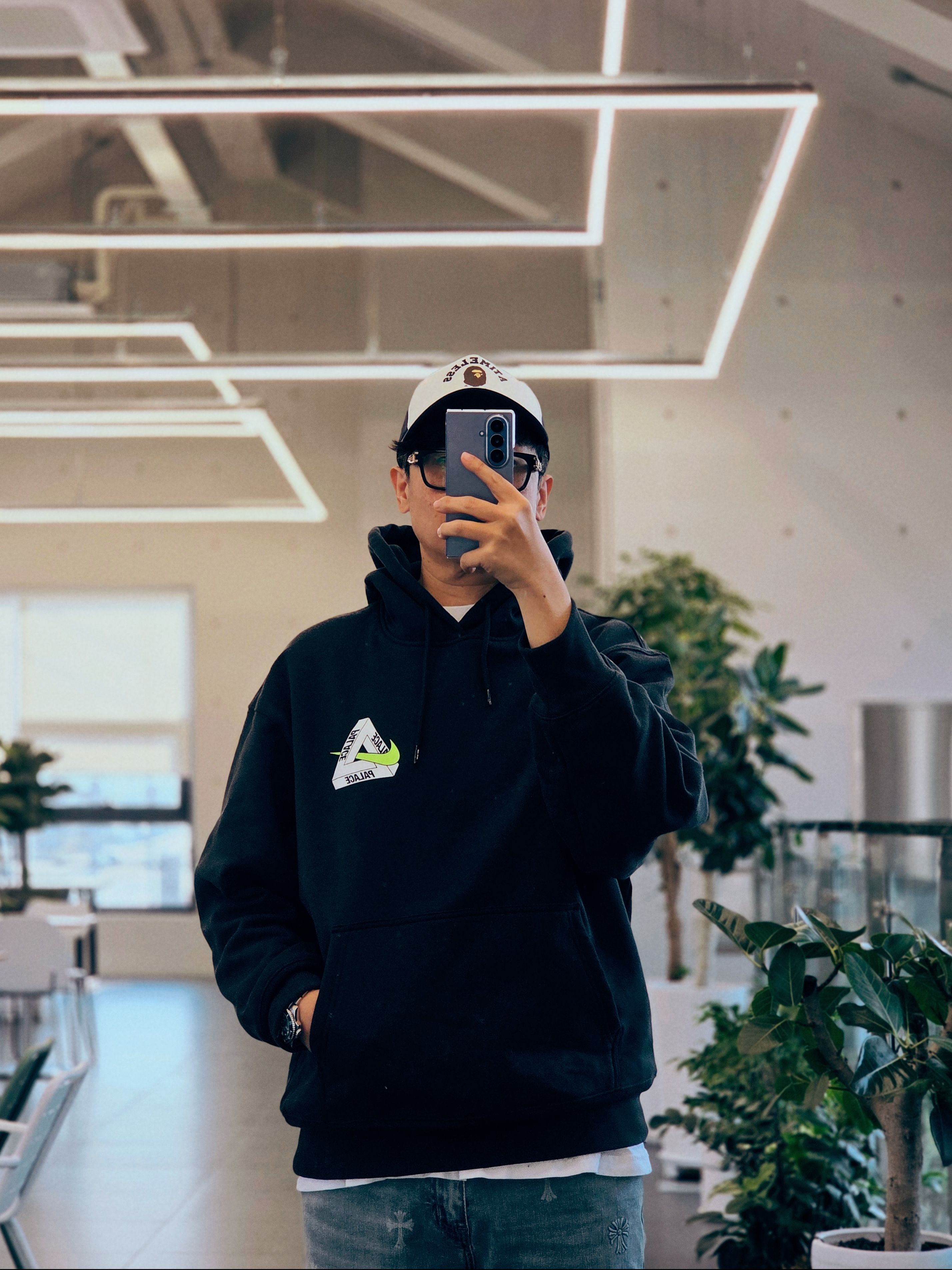 Palace x Nike Tri Swoosh Hood Black - 25FW 착용 스타일