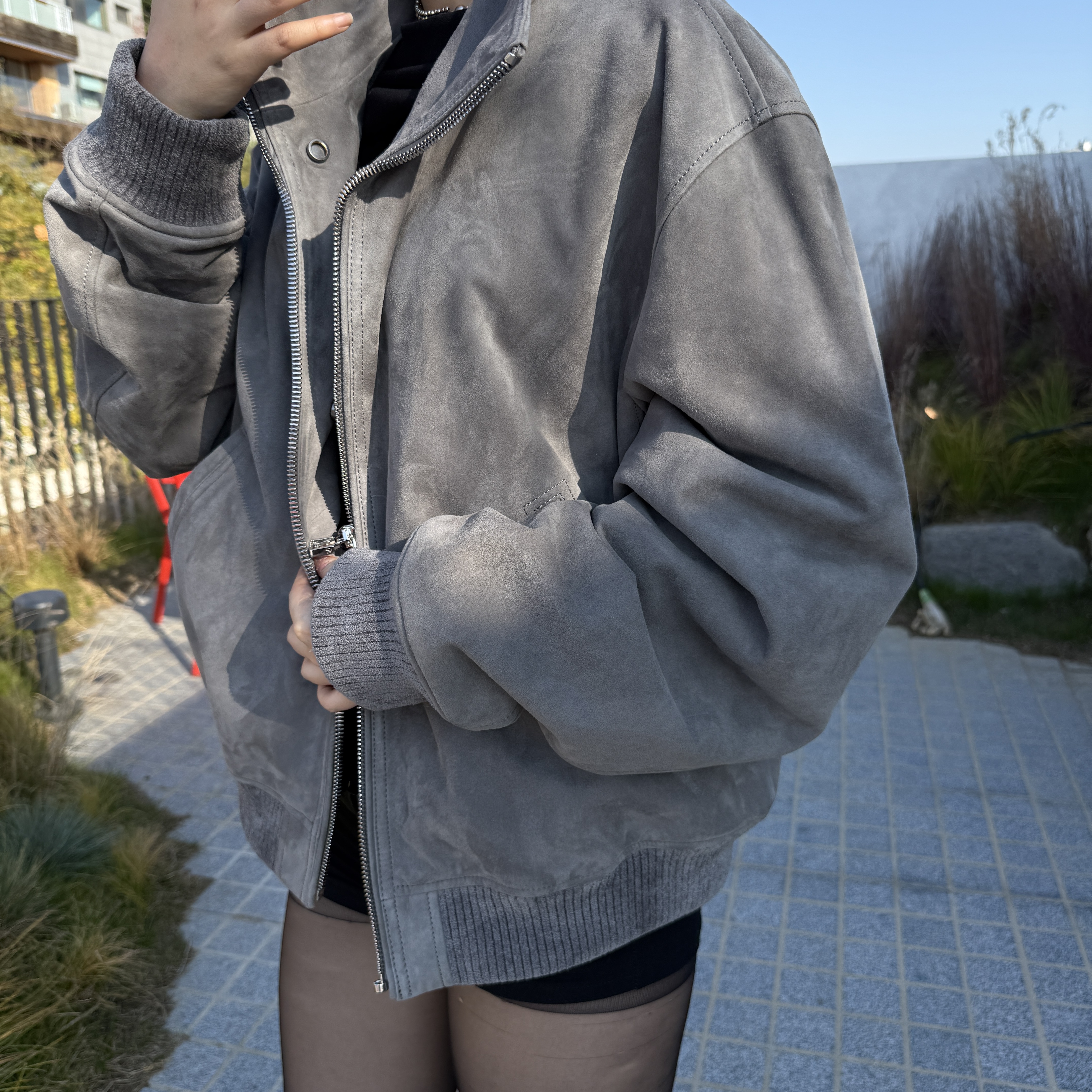 Wooyoungmi Fur Collar Suede Jacket Grey - 25FW, Enfants Riches Deprimes Thrashed Flare Jeans Black 착용 스타일 - 4
