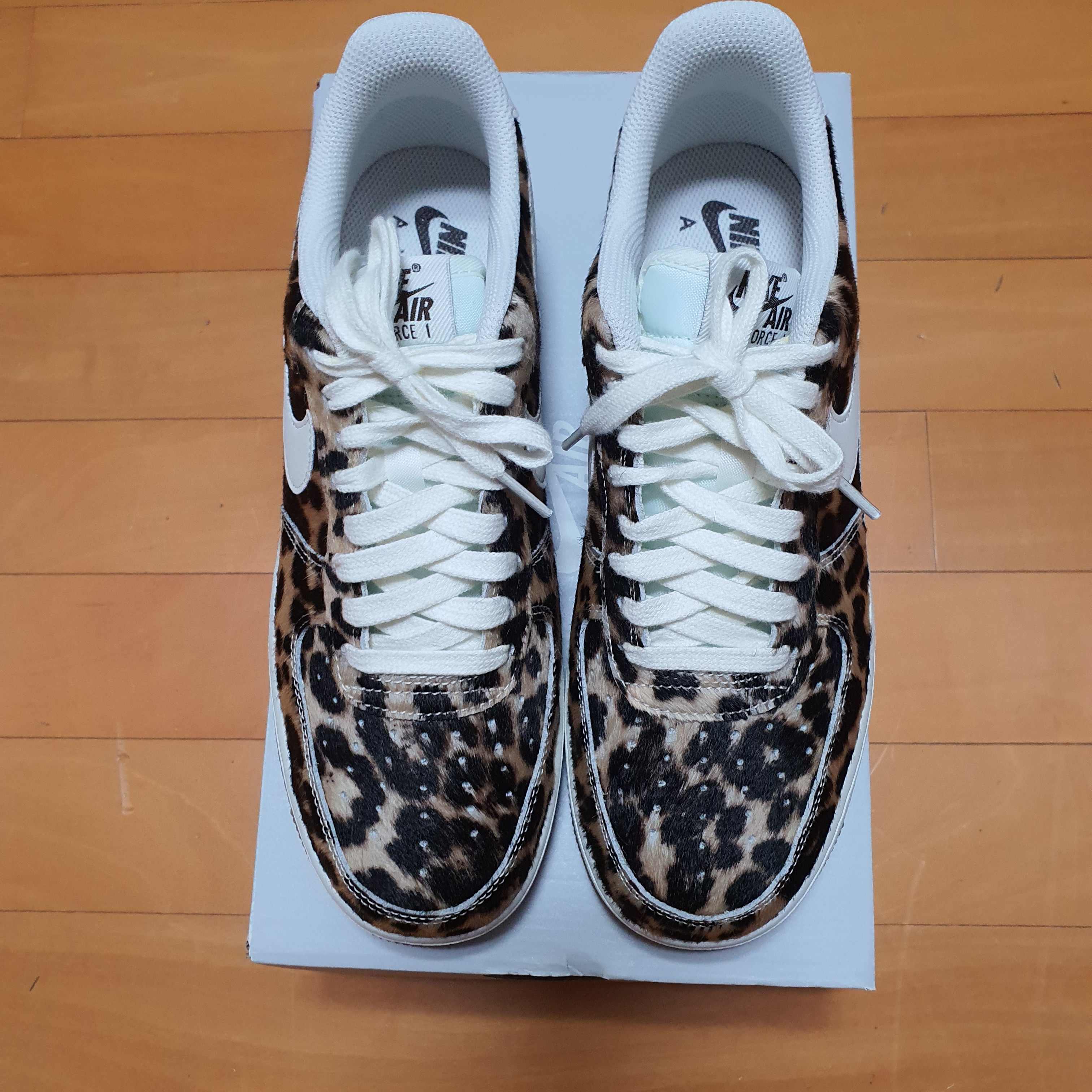 (W) Nike Air Force 1 '07 Baroque Brown Sesame 착용 스타일