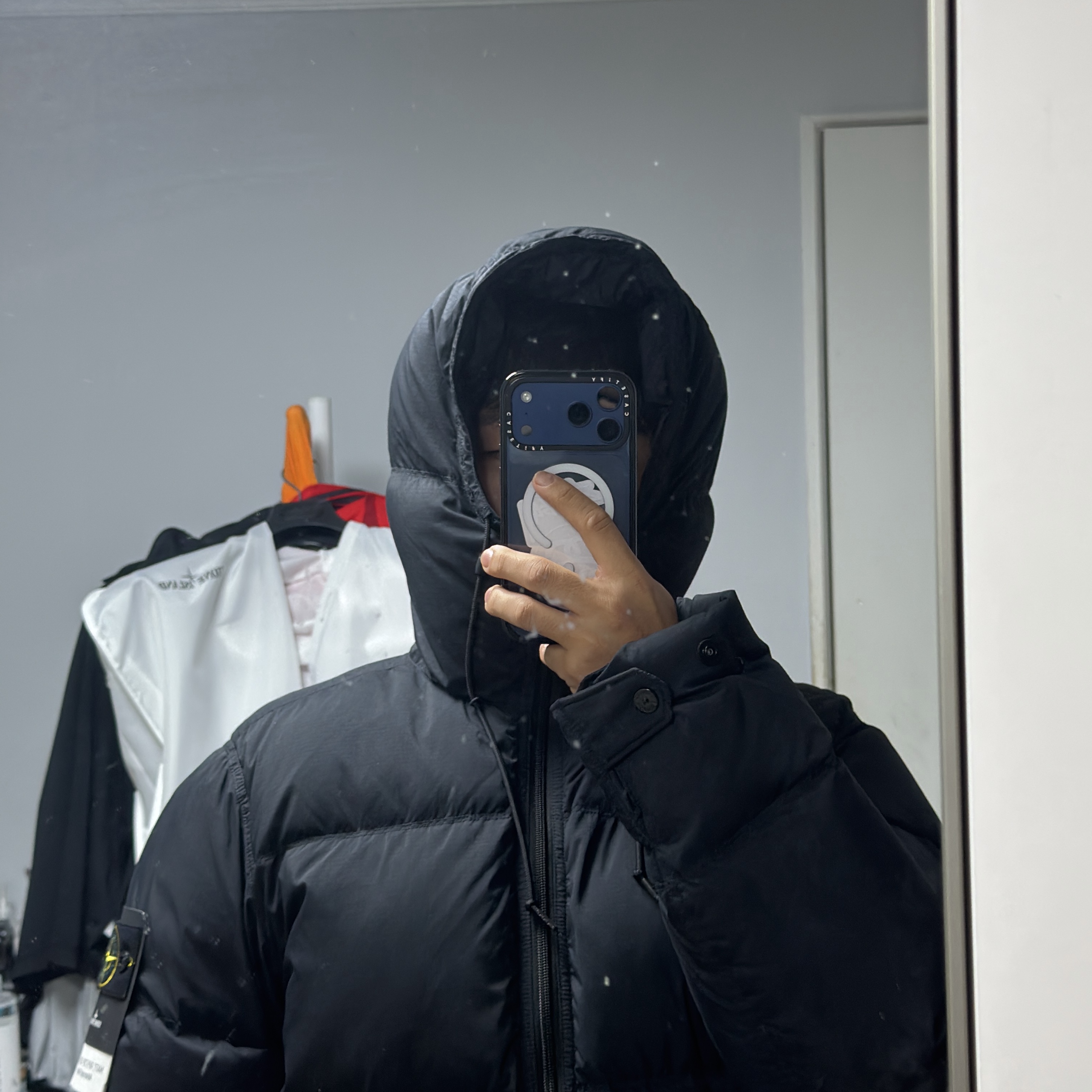 Stone Island 4100019 Matt Ripstop Cordura Advanced Fabrics Down Parka with Water Resistance and Snap Pockets Black - 25FW 착용 스타일