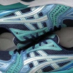 Asics Gel-Kayano 14 Midnight Pure Silver 착용 스타일