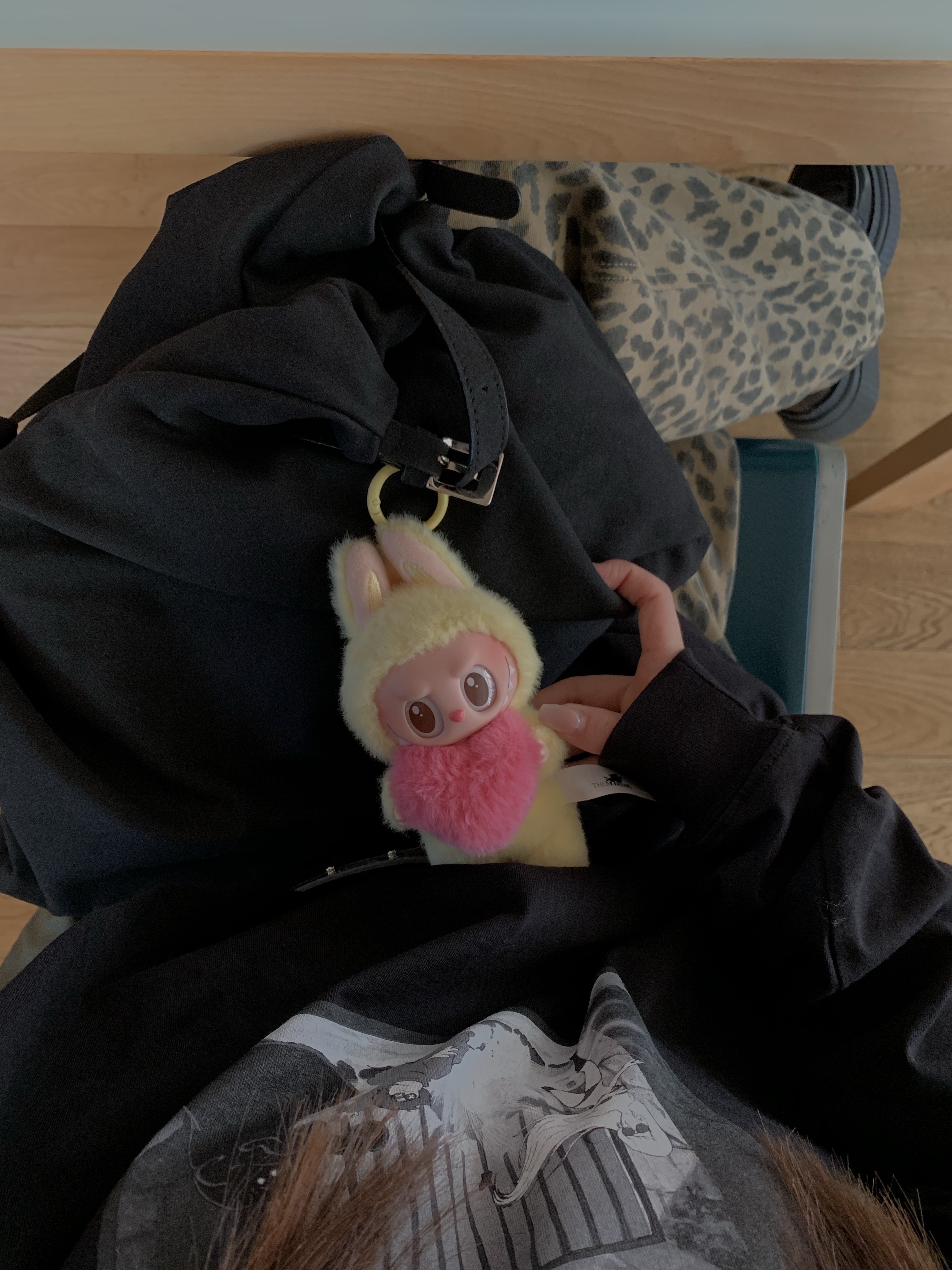 Pop Mart The Monsters Checkmate Series Plush Keyring 착용 스타일