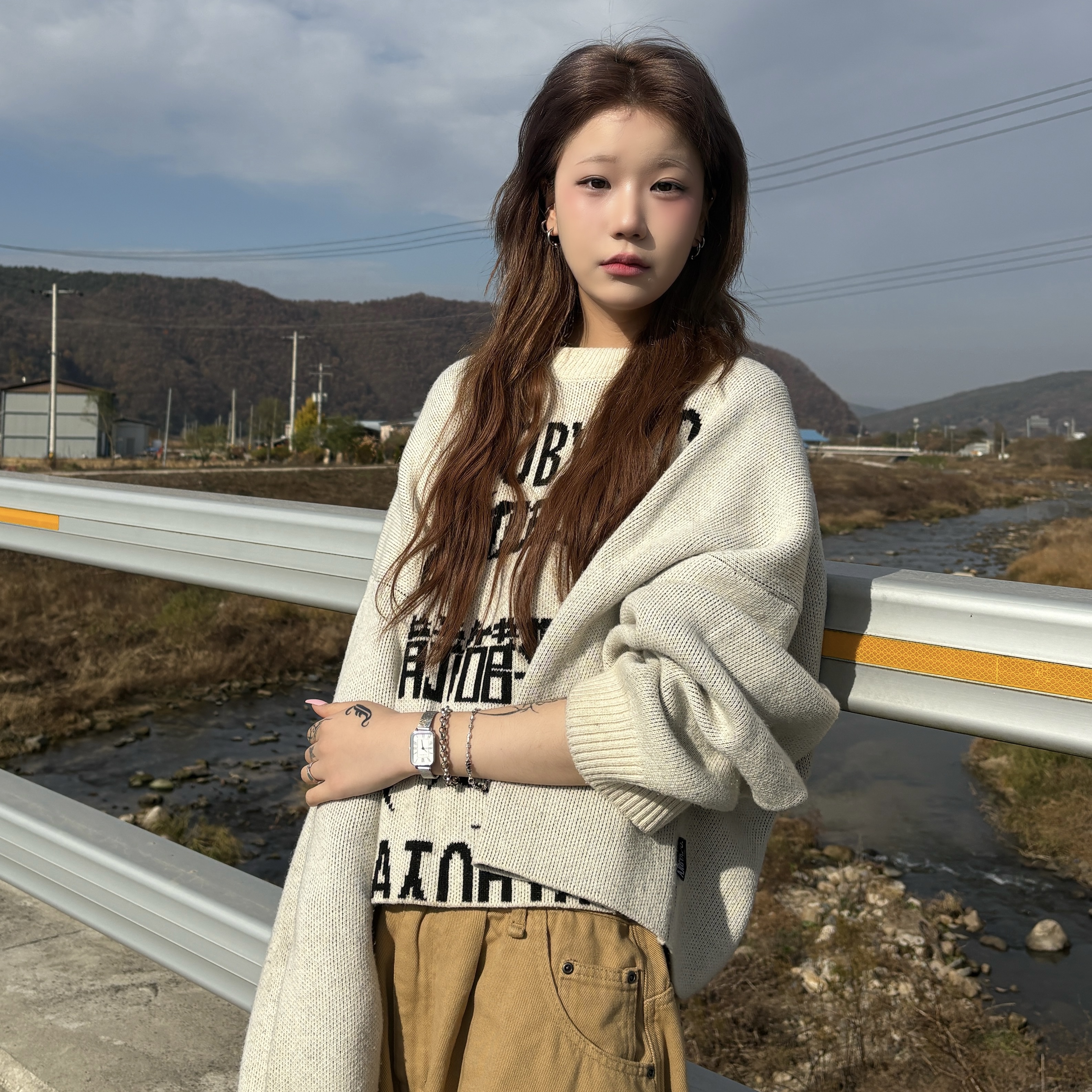 Scudo Garden Butter Roll Bracelet, AJOBYAJO PBA Total Logo Cropped Sweater IVORY 착용 스타일 - 1