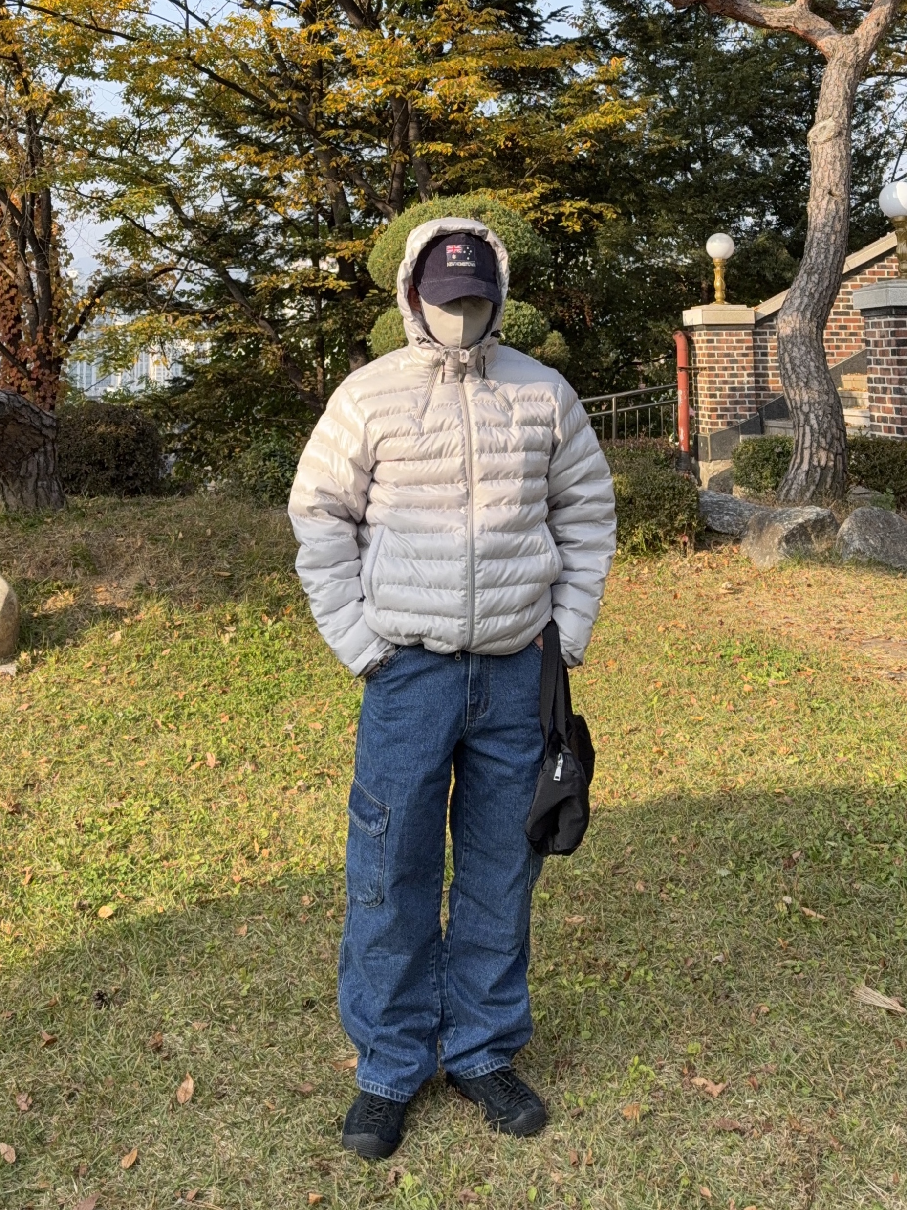 (W) Musinsa Standard City Leisure Hooded Light Down Jacket Stone White, Musinsa Standard City Leisure Hooded Light Down Jacket Stone White 착용 스타일 - 2