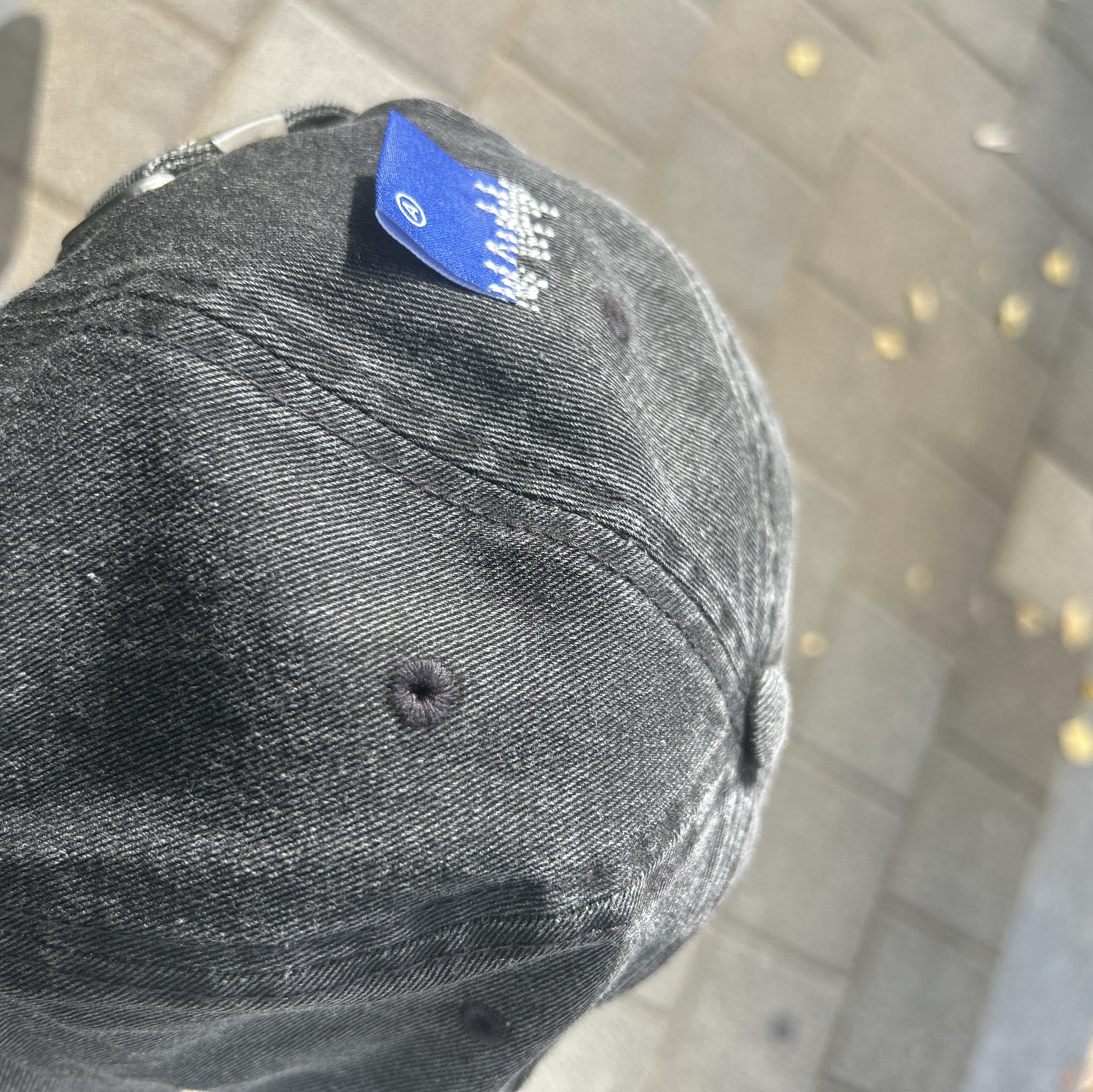 Ader Error Sig; TRS Tag Cap 01 Charcoal 착용 스타일 - 2