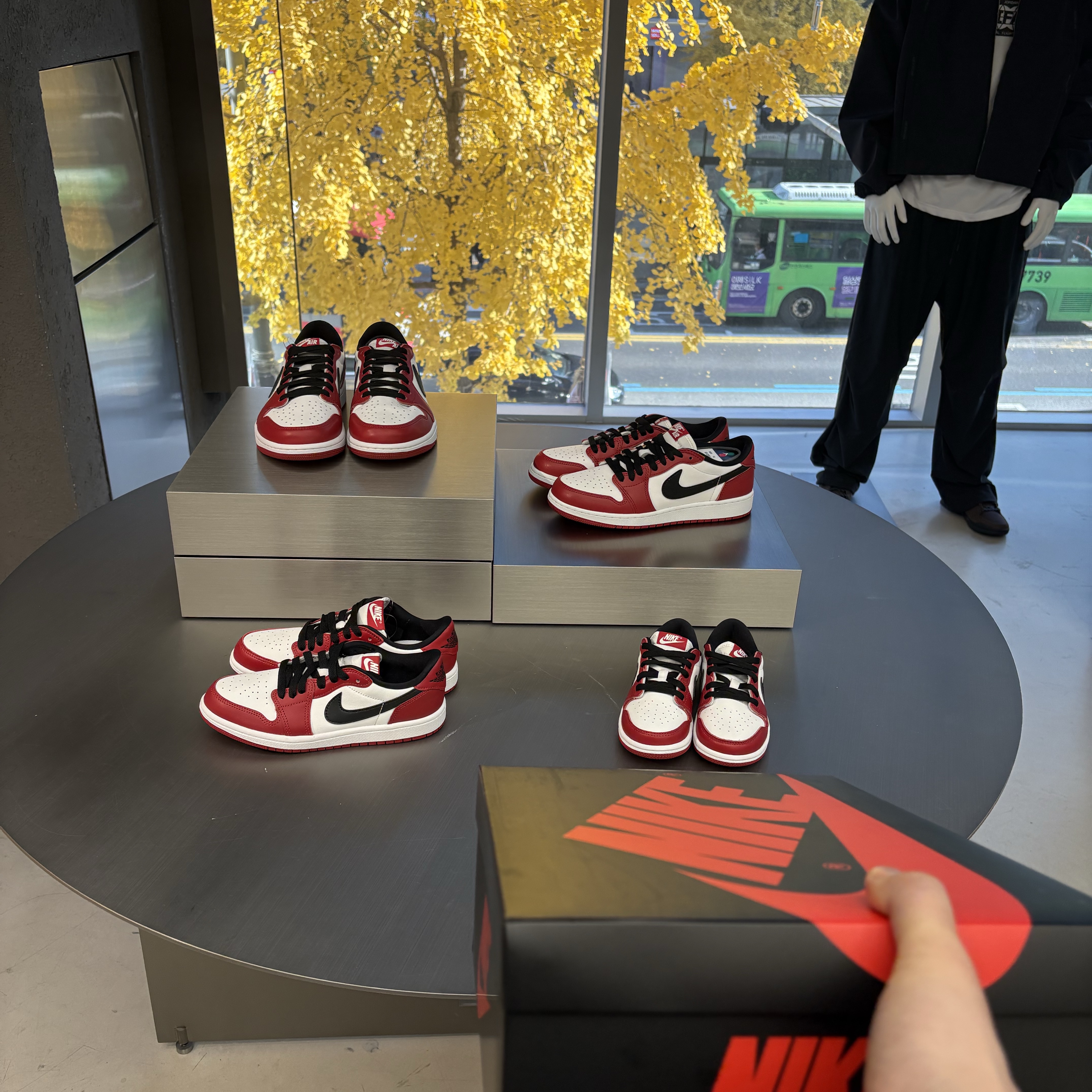 Jordan 1 Retro Low OG Chicago, Jordan 1 Retro High OG Chicago 2022 착용 스타일 - 2