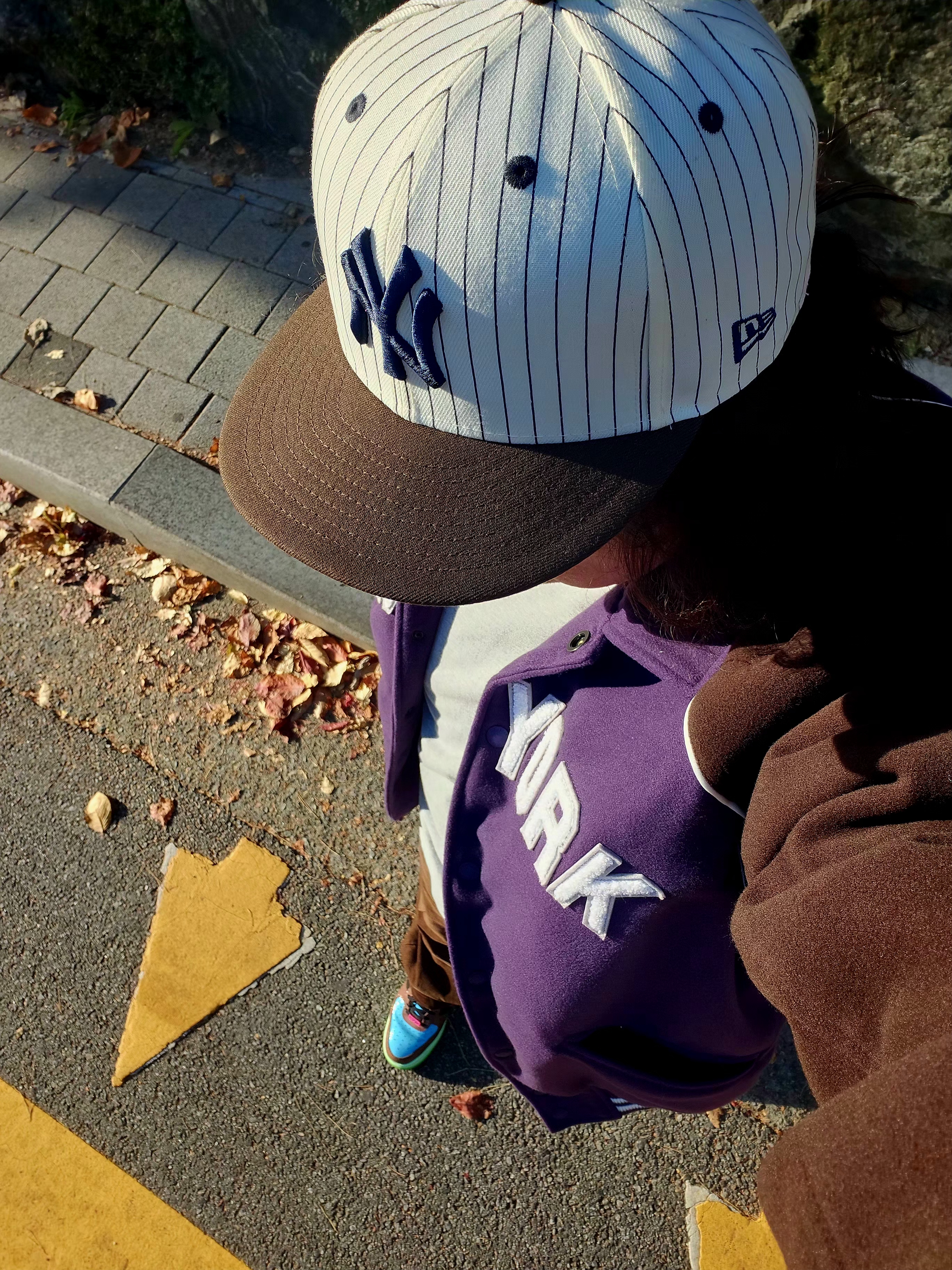 Deus Ex Machina Seoul College Long Sleeve T-Shirt Grey Marle, New Era MLB Cooperstown New York Yankees 8 Panels Series Size Cap Stone 착용 스타일 - 1