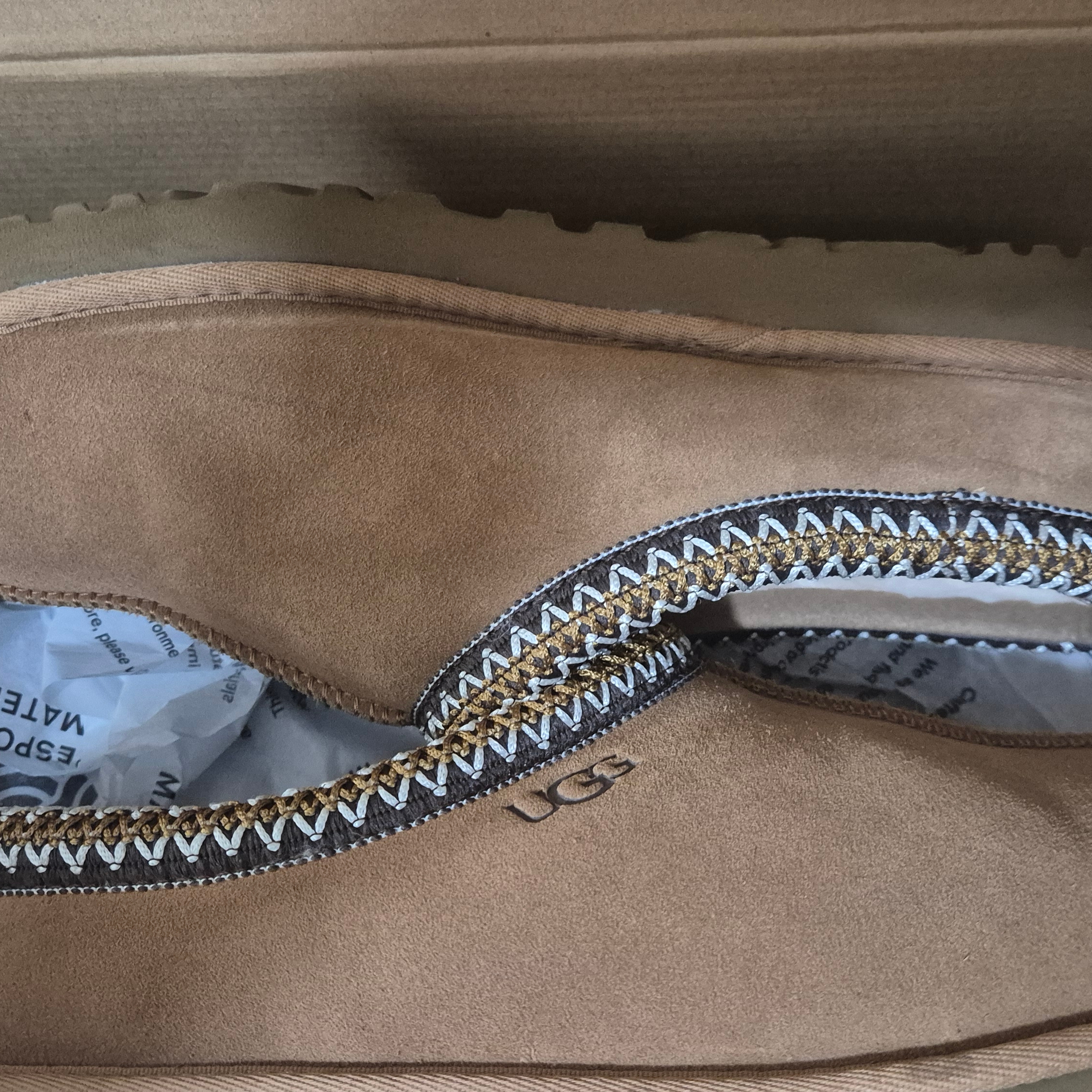 UGG Tasman Slipper Chestnut 착용 스타일