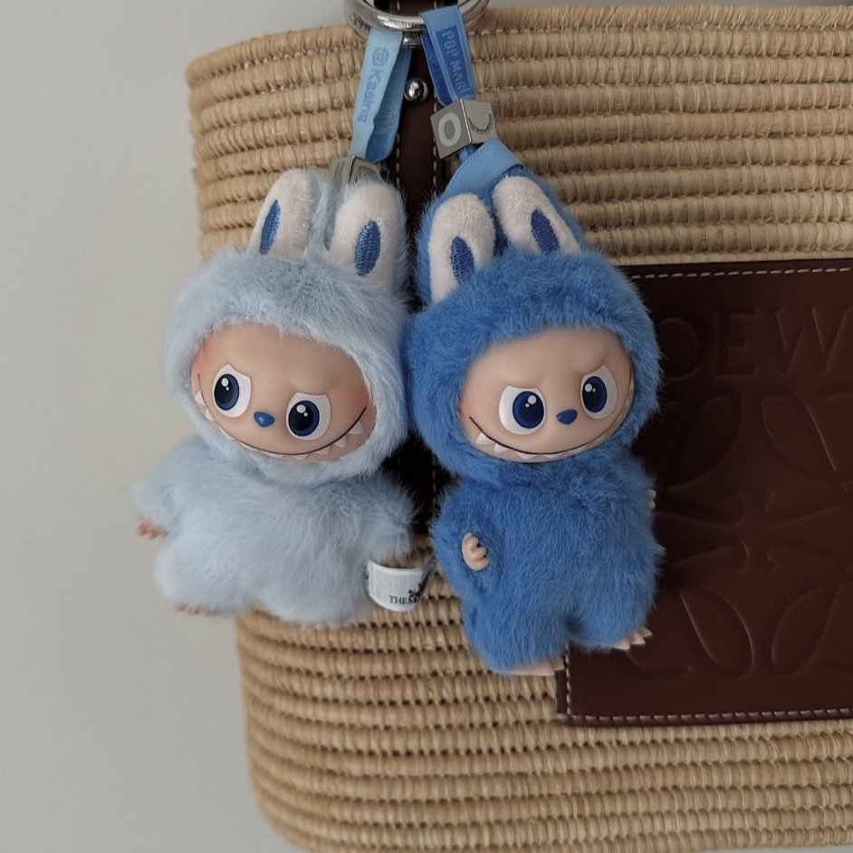 Pop Mart Labubu The Monsters Pin For Love Series Vinyl Plush Pendant (N-Z) O (Opened Case), Pop Mart Labubu The Monsters Pin For Love Series Vinyl Plush Pendant (A-M) D (Opened Case) 착용 스타일