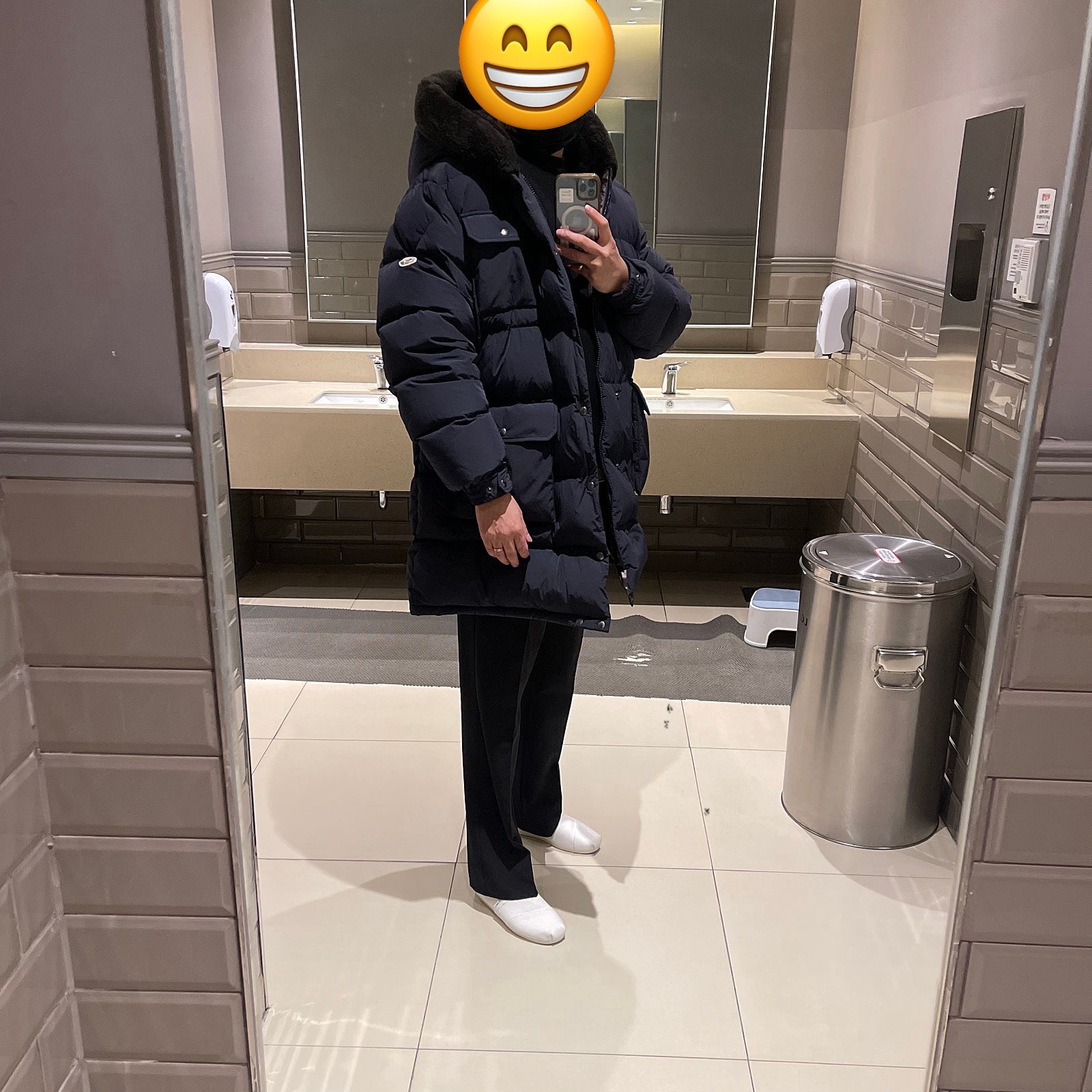 Moncler Rowan Teddy Trim Hooded Long Down Jacket Night Blue - 24FW 착용 스타일