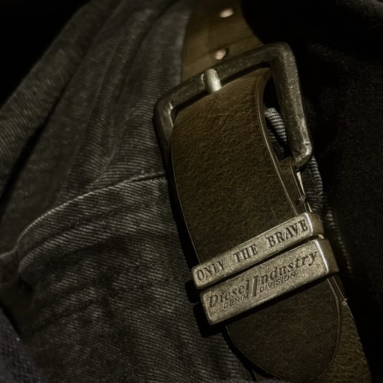 Diesel B-Guarantee-A Belt Brown 착용 스타일