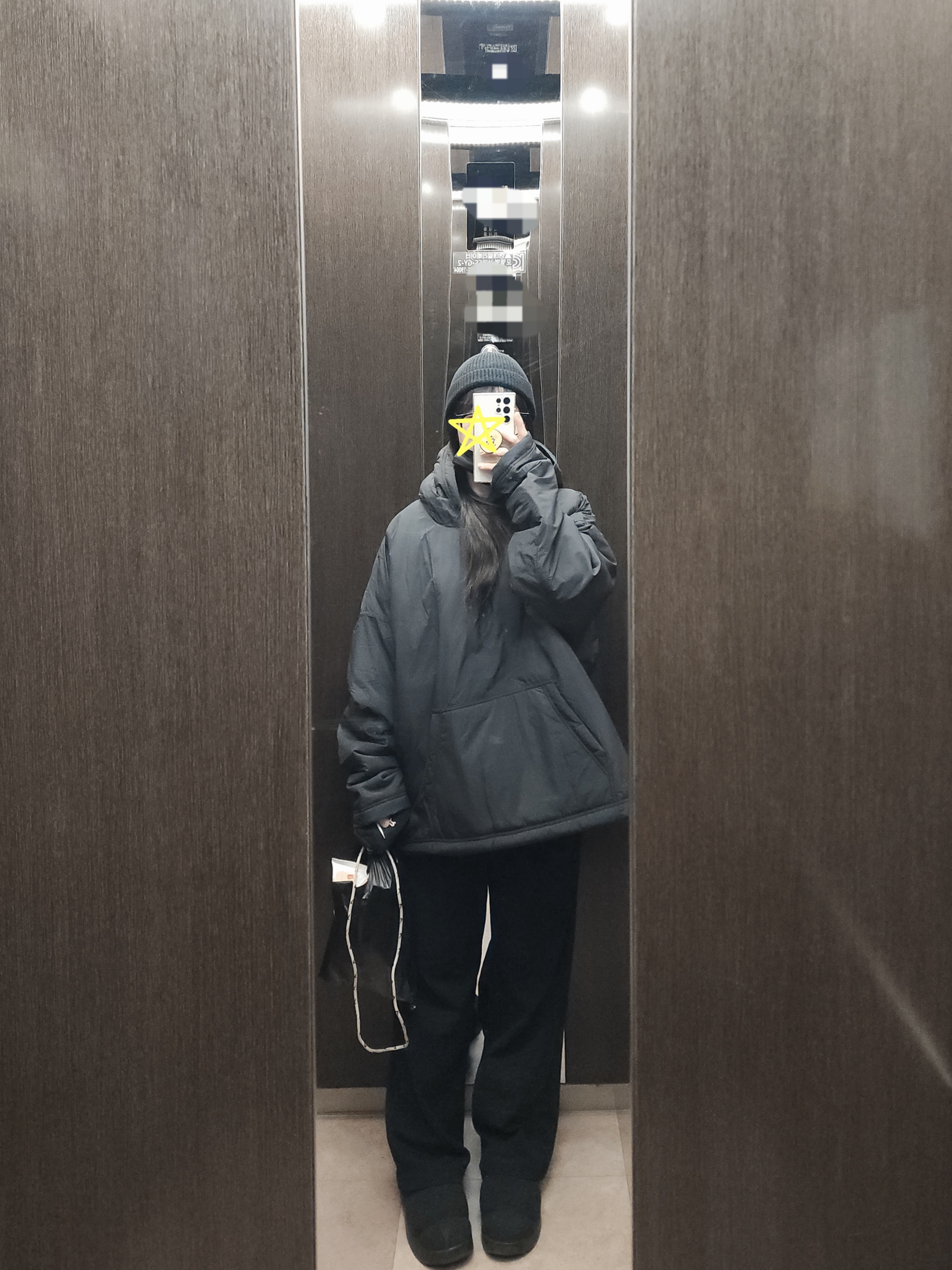 Adidas Puffylette Core Black Pulse Amber, Jordan Flight Padded Mountainside Pullover Hoodie Black Dark Smoke Grey (HV1865-010) 착용 스타일