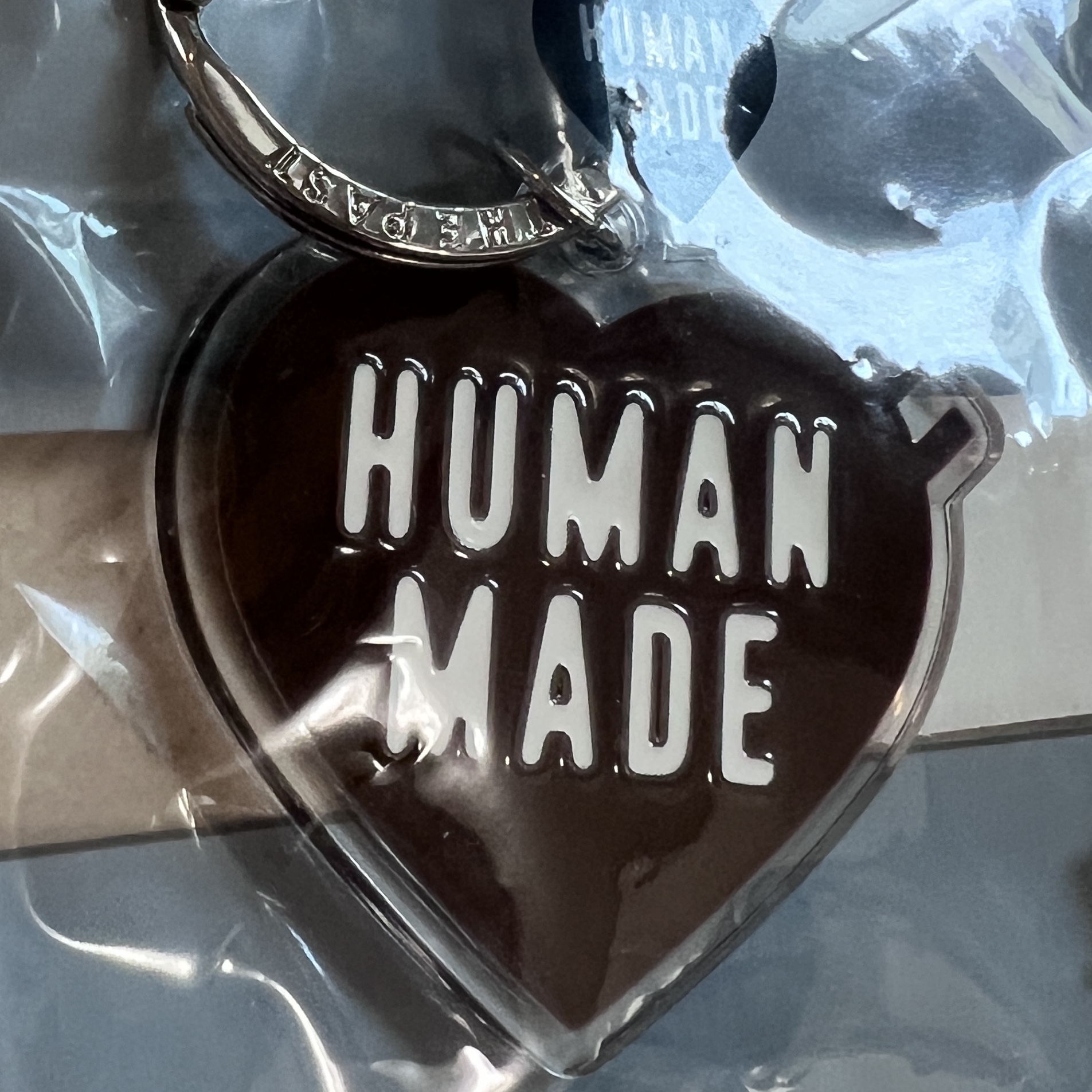 Human Made Heart Keyring Brown 착용 스타일
