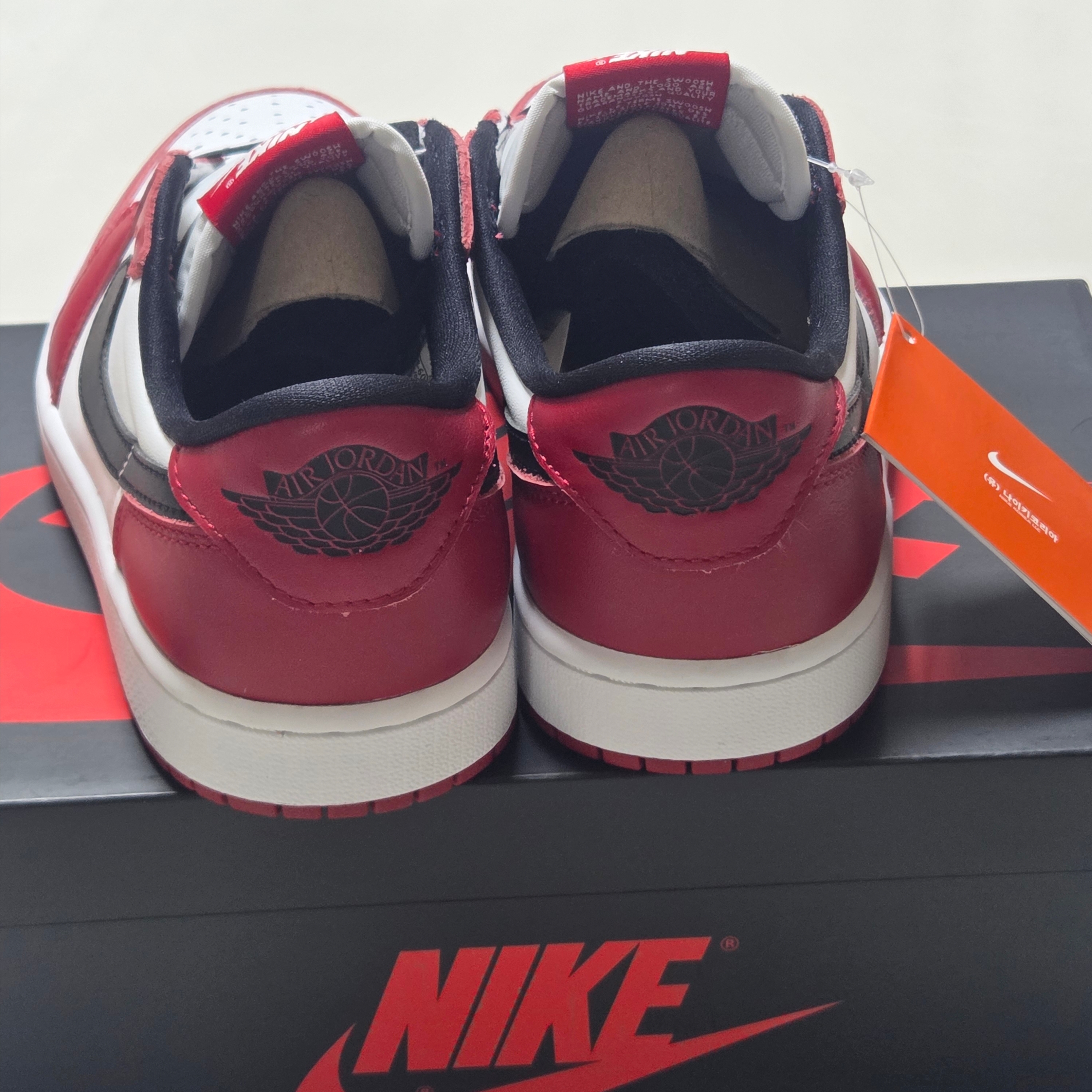 Jordan 1 Retro Low OG Chicago 착용 스타일 - 3