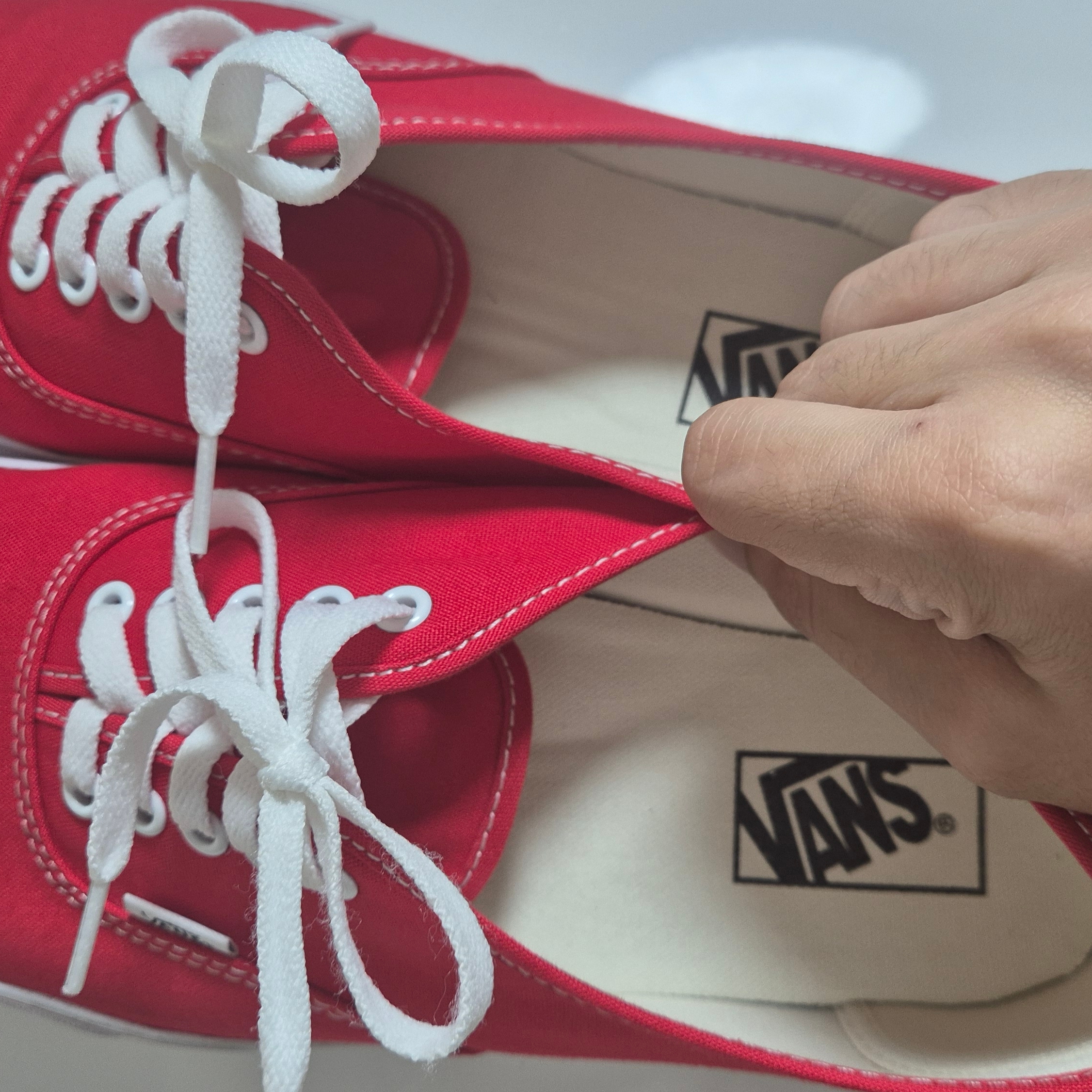 Vans Authentic Red 착용 스타일