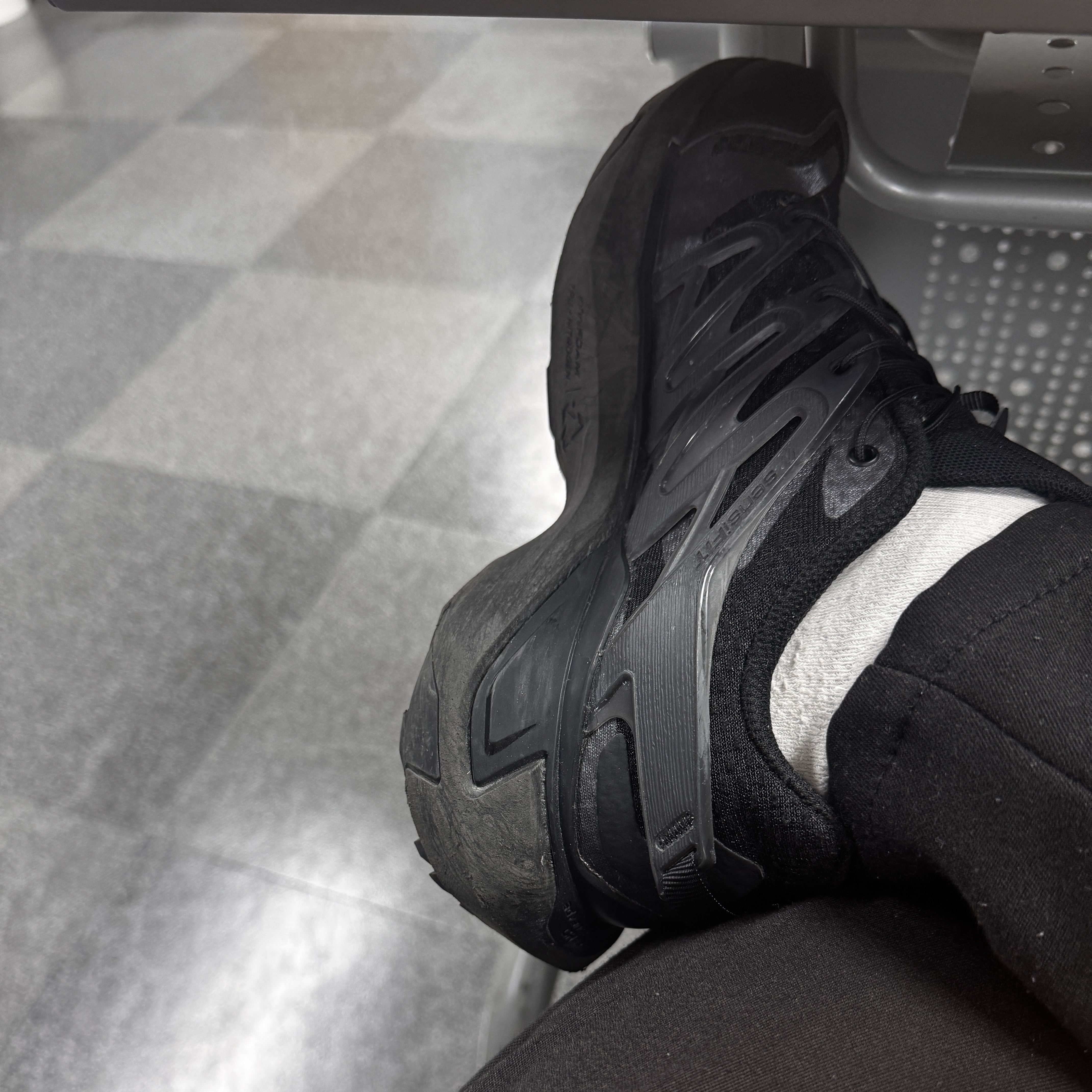 Salomon XT PU.RE ADV Black Phantom 착용 스타일