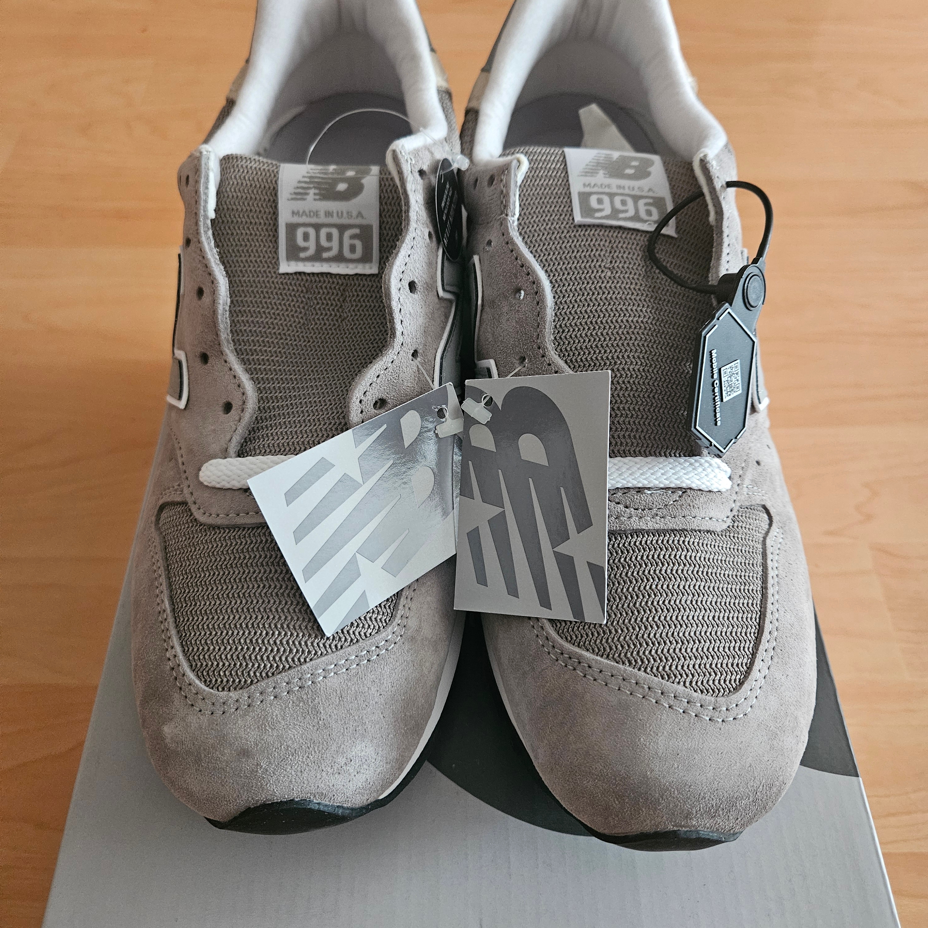New Balance Made in USA 996 Grey 착용 스타일