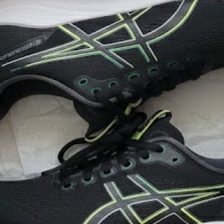 Asics Gel-Kayano 32 Black Jasper Green 착용 스타일