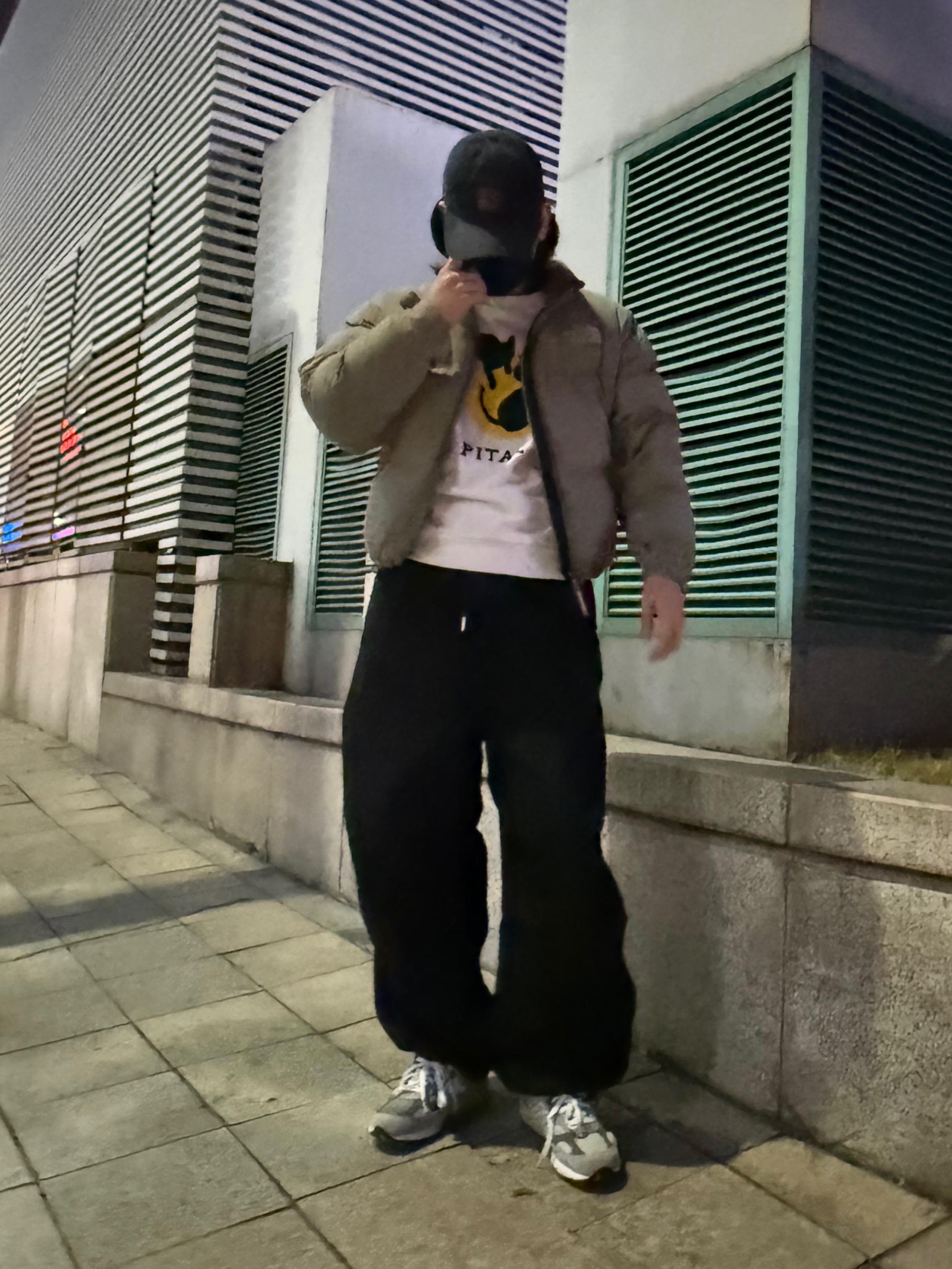 New Balance 992 Made in USA Core Grey Silver Metallic, Kapital Eco Fleece Crew Sweatshirt White 착용 스타일 - 3