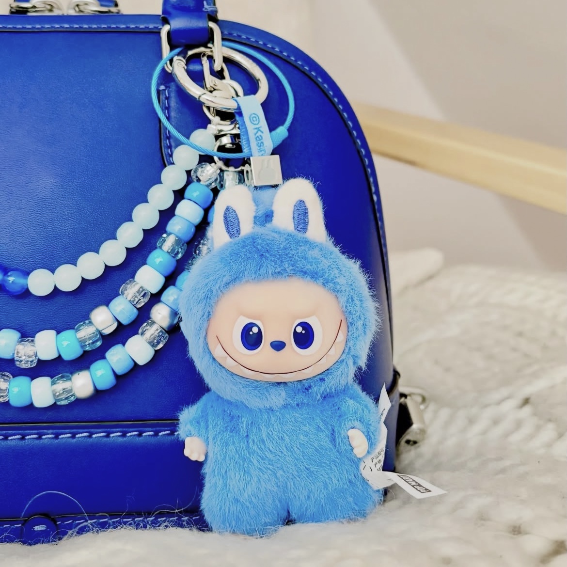 Pop Mart Labubu The Monsters Pin For Love Series Vinyl Plush Pendant (N-Z) O (Opened Case) 착용 스타일