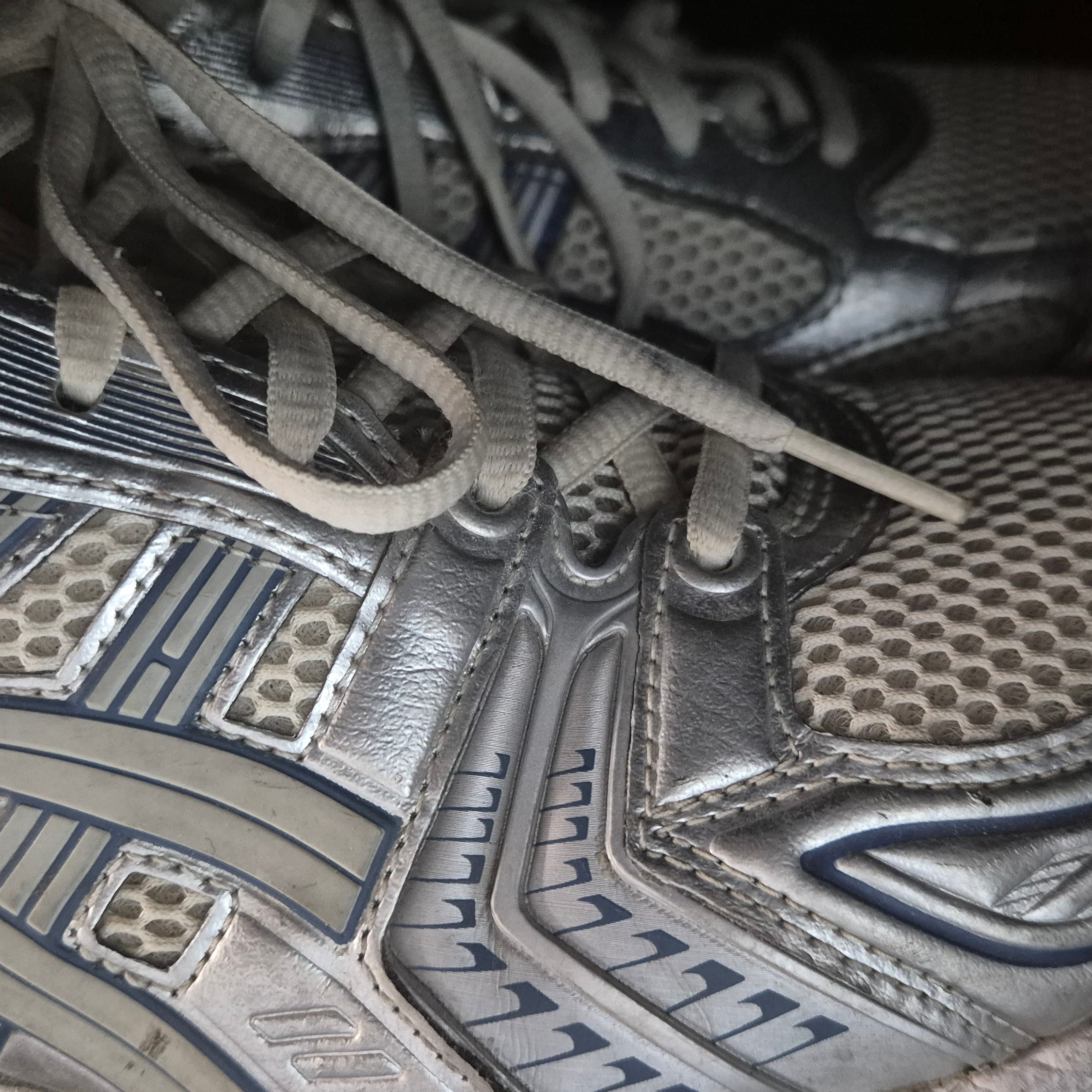 Asics Gel-Kayano 14 Cream Pure Silver 착용 스타일