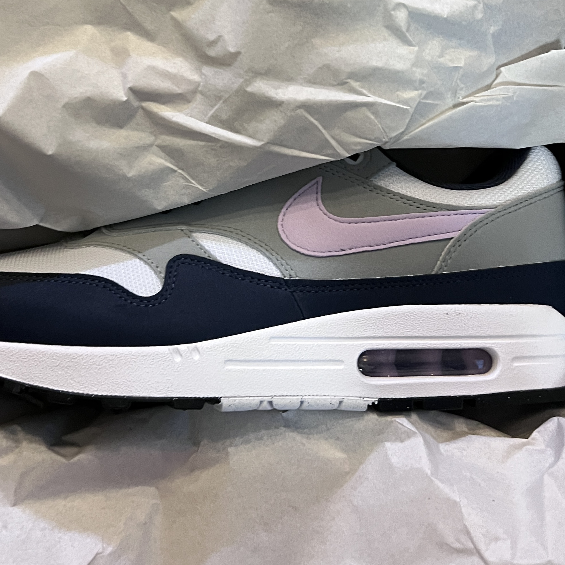Nike Air Max 1 Football Grey Lilac Bloom 착용 스타일