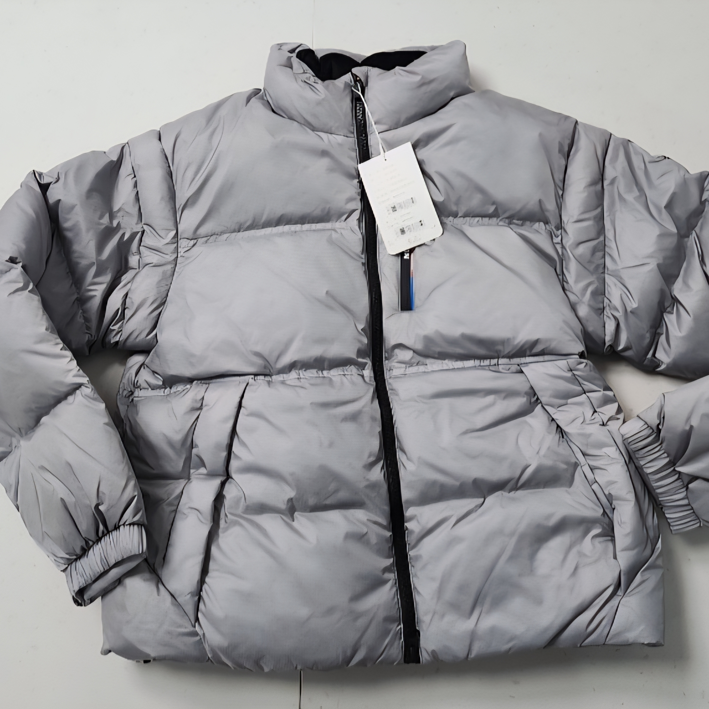(W) Salomon Contour Cropped Down Jacket Silver 착용 스타일