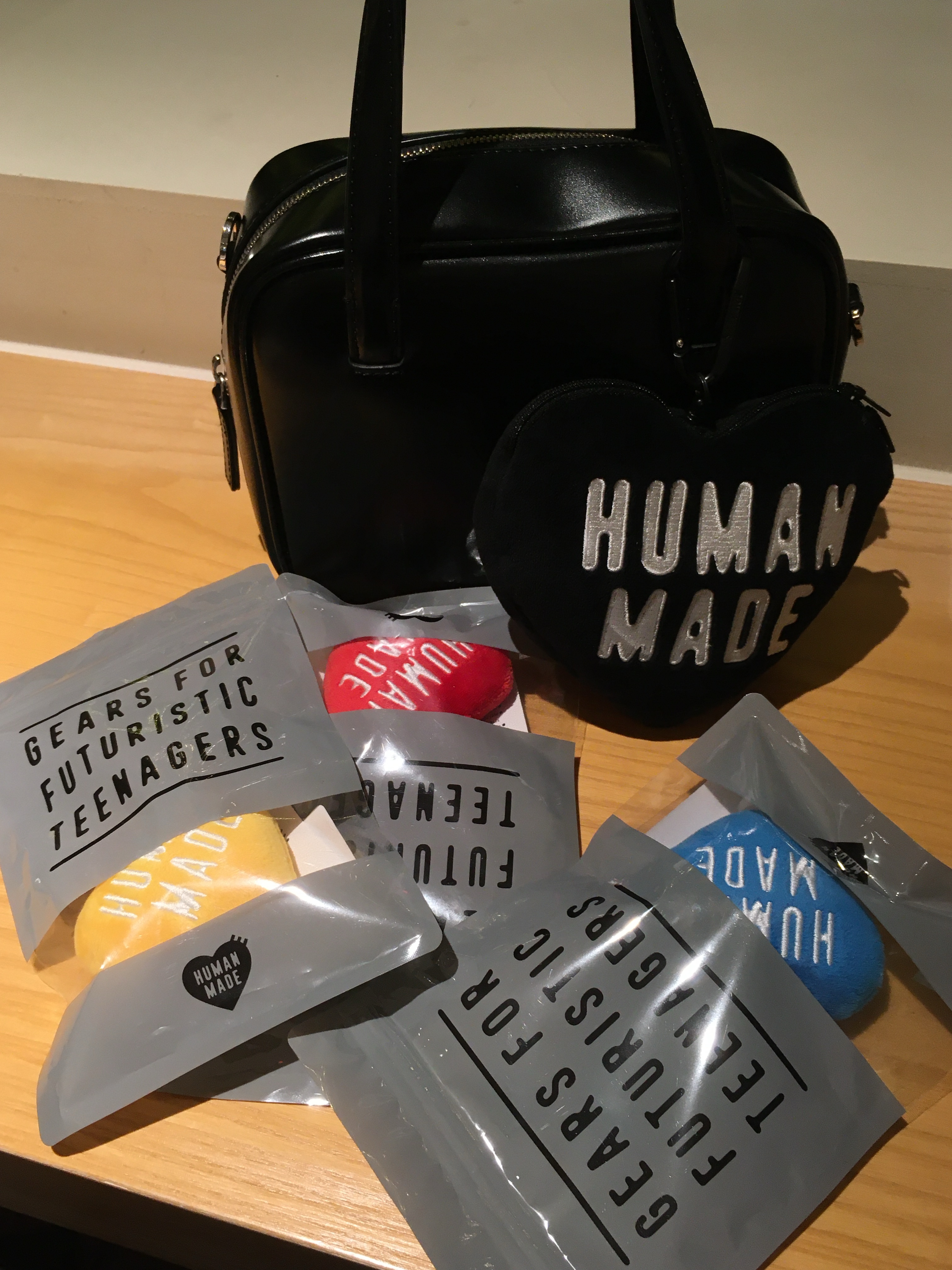 Human Made Stuffed Heart Key Charm Red, Human Made Stuffed Heart Key Charm Blue 착용 스타일