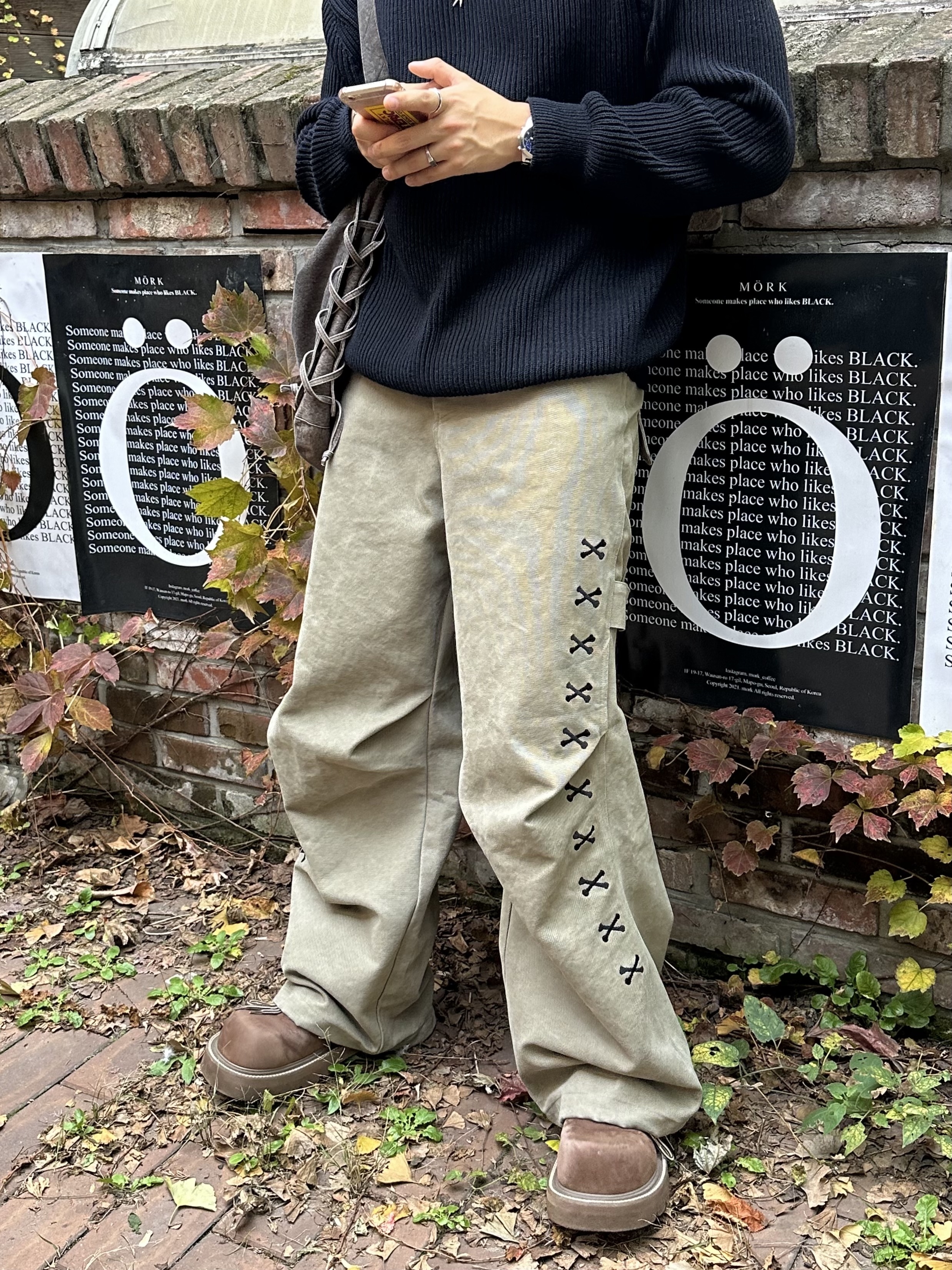[KREAM 단독] Kamien X Aoiro 247 Work Pants, SOULESURES BOLD BELUGA Espresso Brown 착용 스타일 - 3