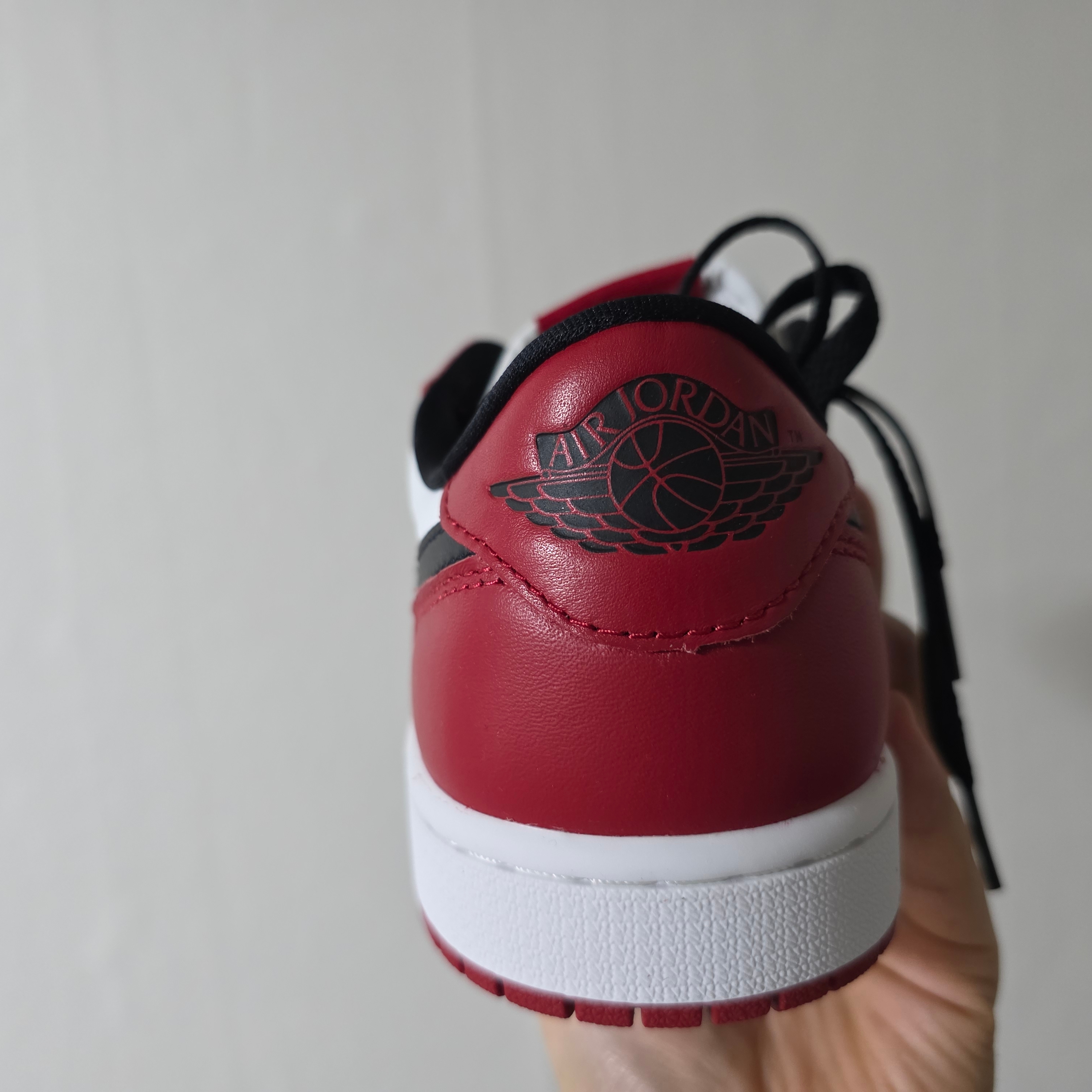 Jordan 1 Retro Low OG Chicago 착용 스타일 - 3