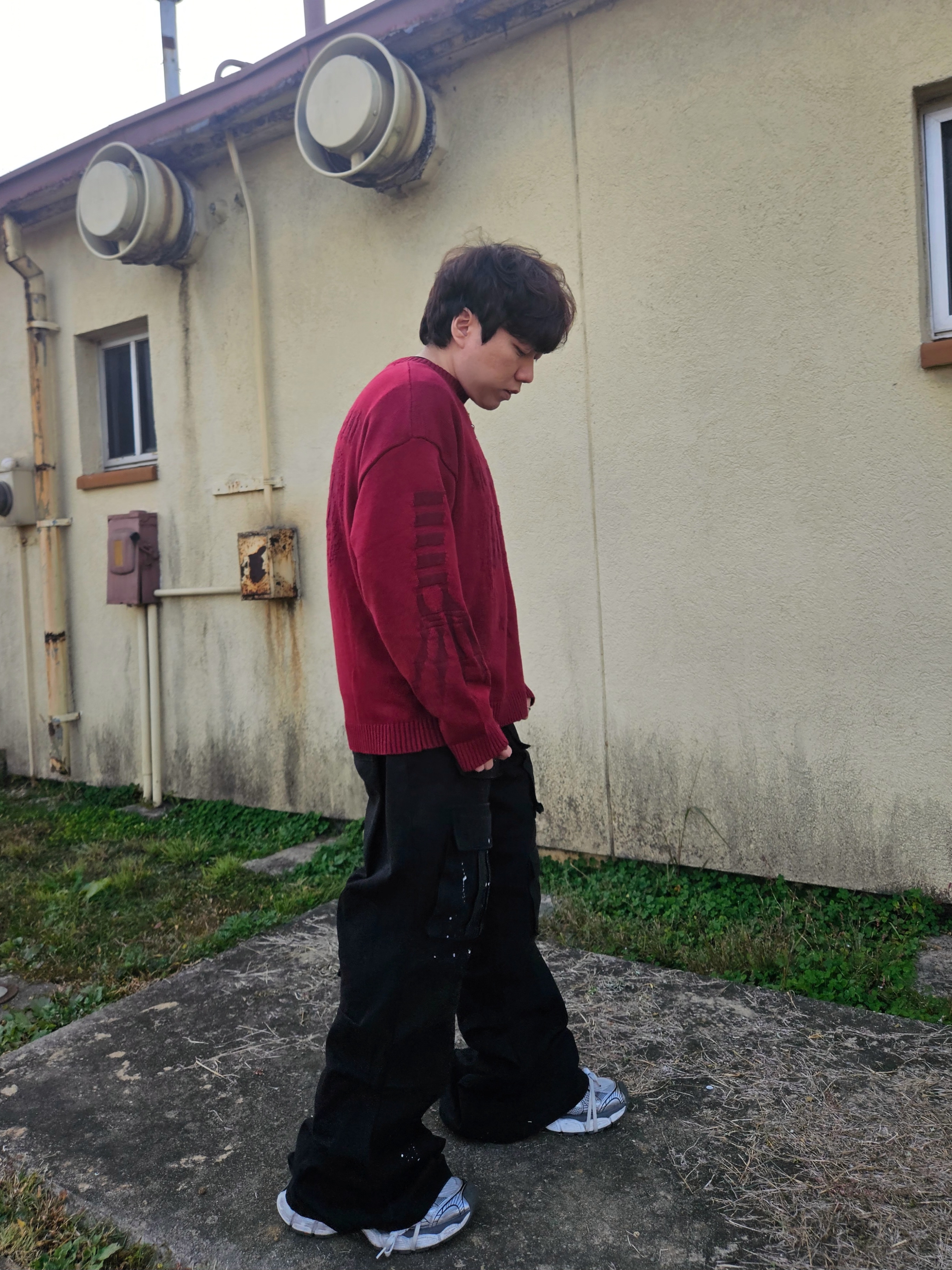 Balenciaga 3XL Sneakers Grey White Red 착용 스타일