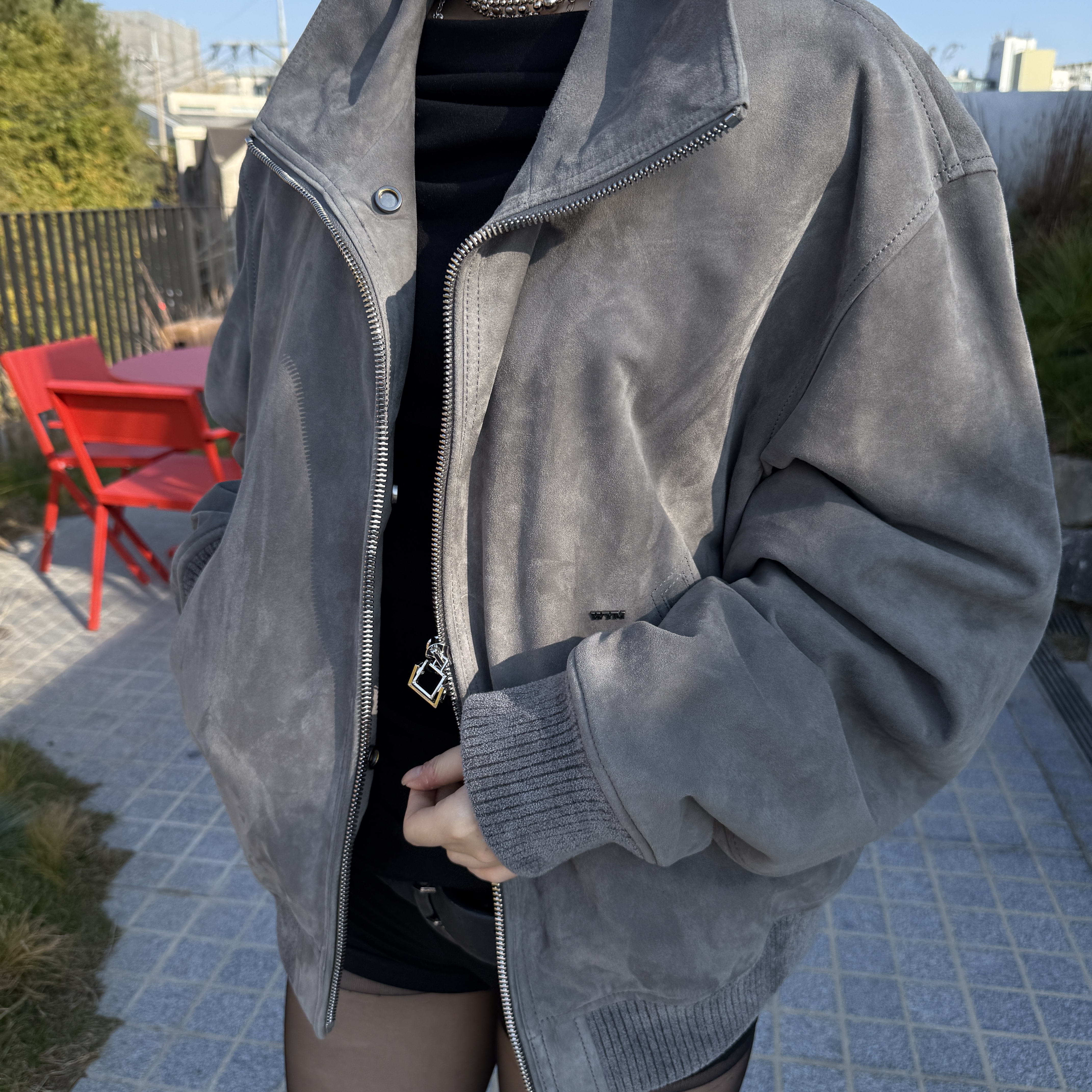 Wooyoungmi Fur Collar Suede Jacket Grey - 25FW, Enfants Riches Deprimes Thrashed Flare Jeans Black 착용 스타일 - 3