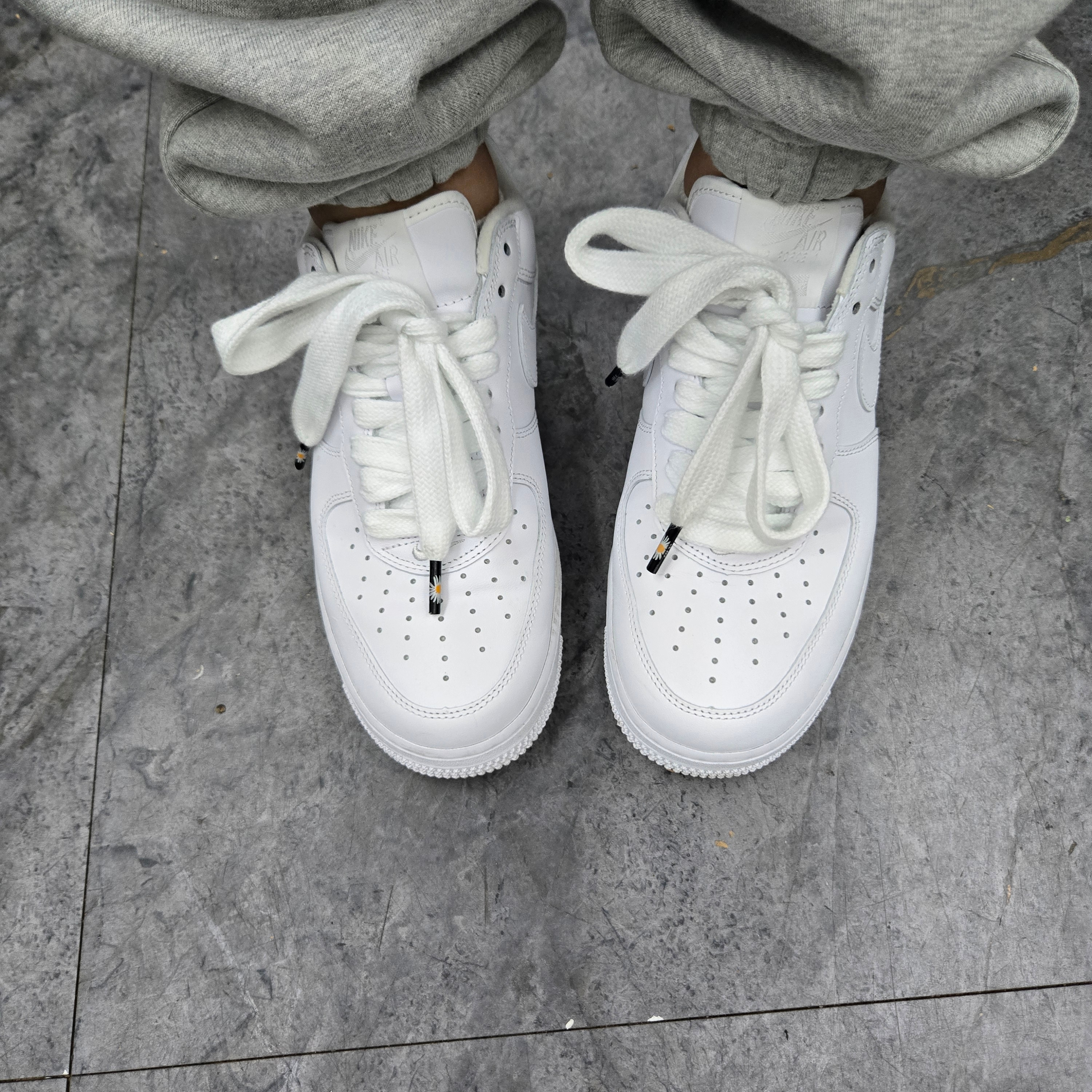 Nike x Supreme Air Force 1 Low White 착용 스타일