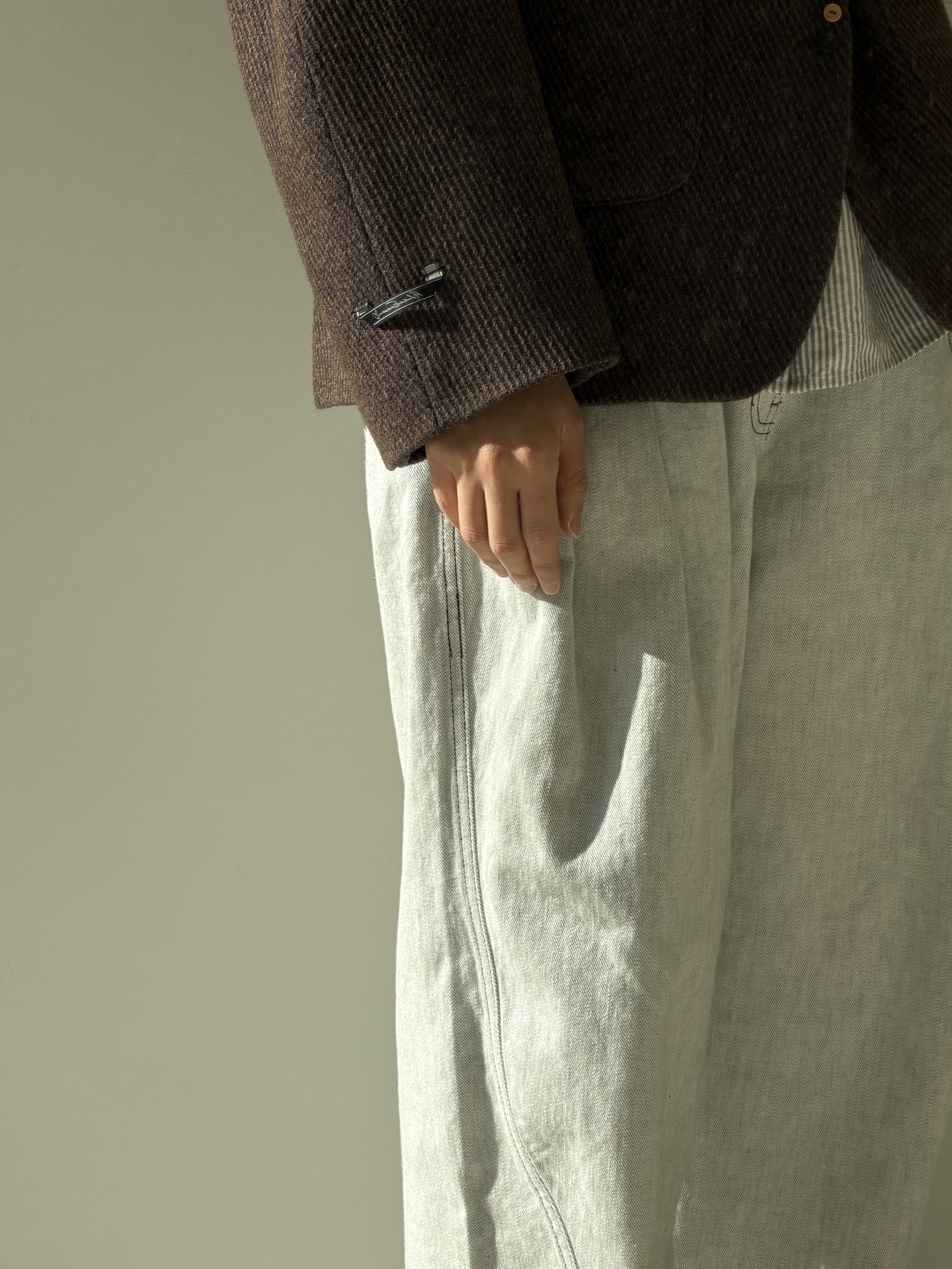 Ader Error Jeans Product 75 White, Ader Error Urft Blazer Brown 착용 스타일 - 3