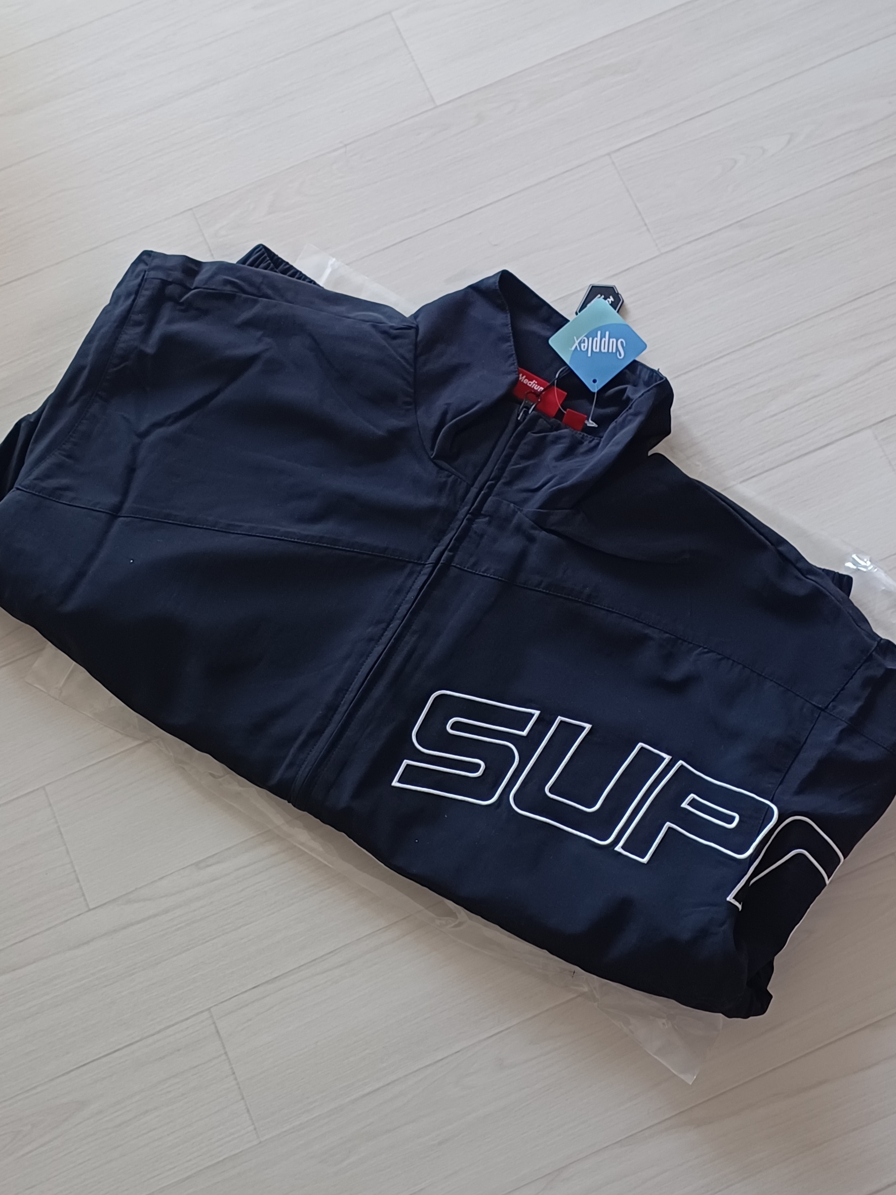 Supreme Curve Track Jacket Black - 24SS 착용 스타일