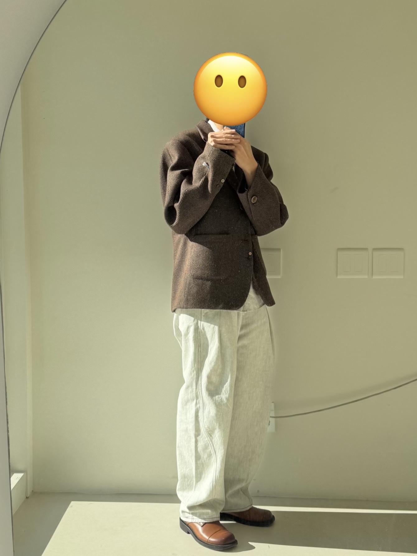 Ader Error Jeans Product 75 White, Ader Error Urft Blazer Brown 착용 스타일 - 1