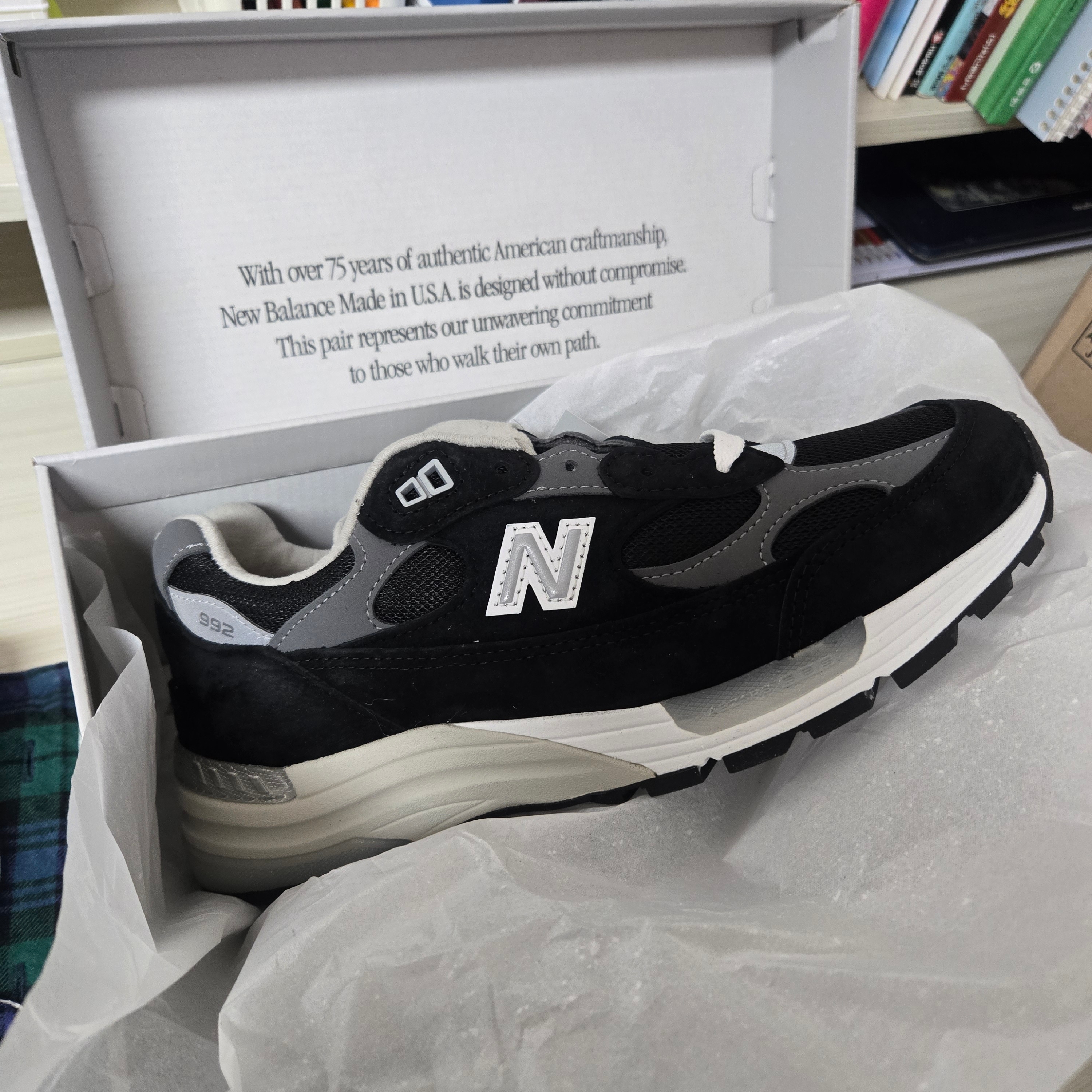 New Balance 992 Made in USA Core Black Grey 착용 스타일