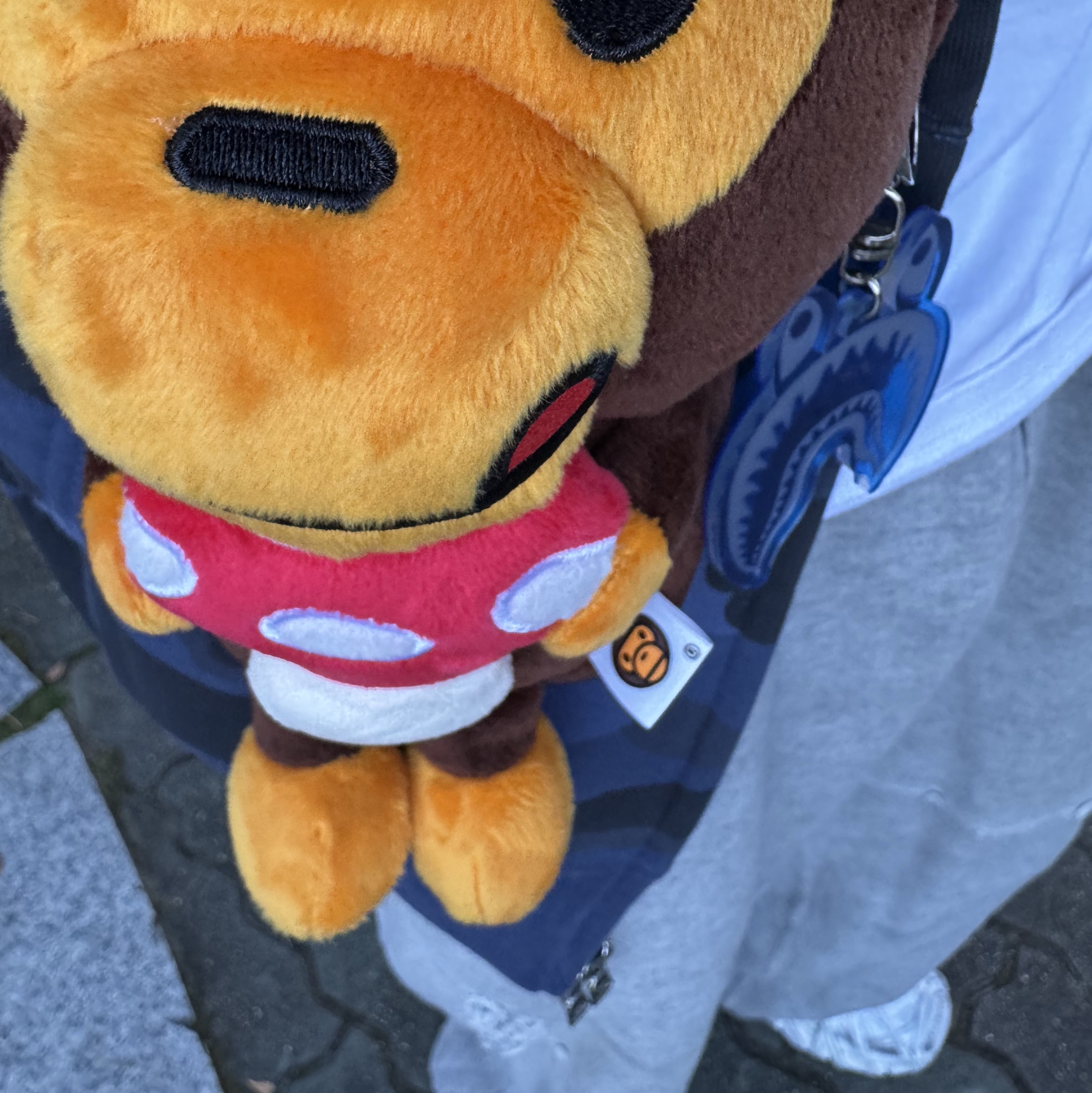 Balenciaga 3XL Sneakers Light Beige, BAPE Baby Milo Plush Mobile Bag Brown 착용 스타일