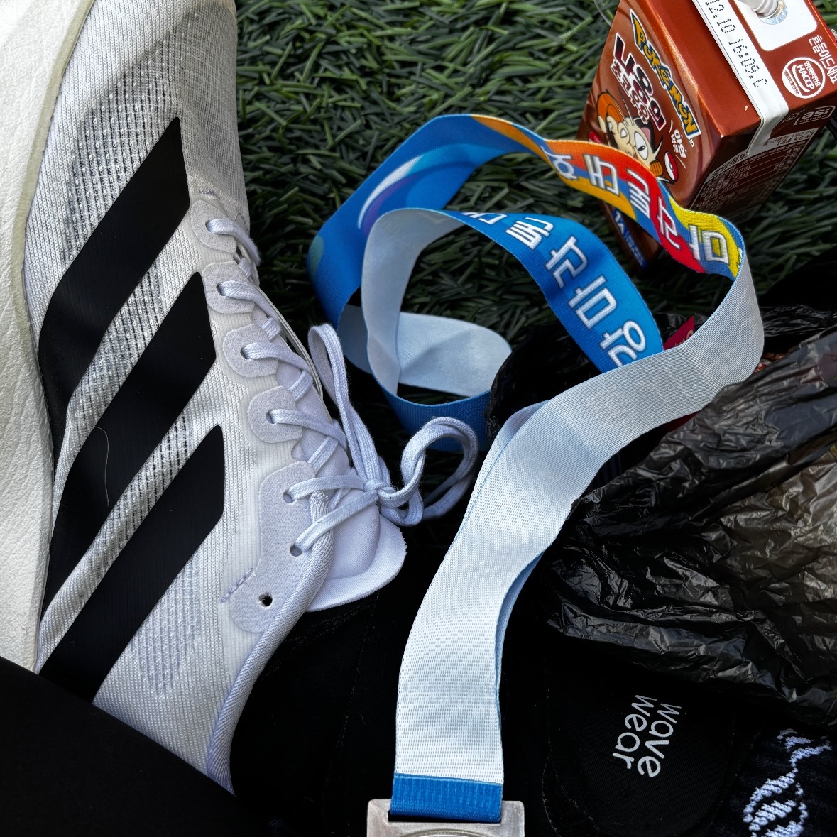 Adidas Adizero EVO SL Cloud White Core Black 착용 스타일 - 1
