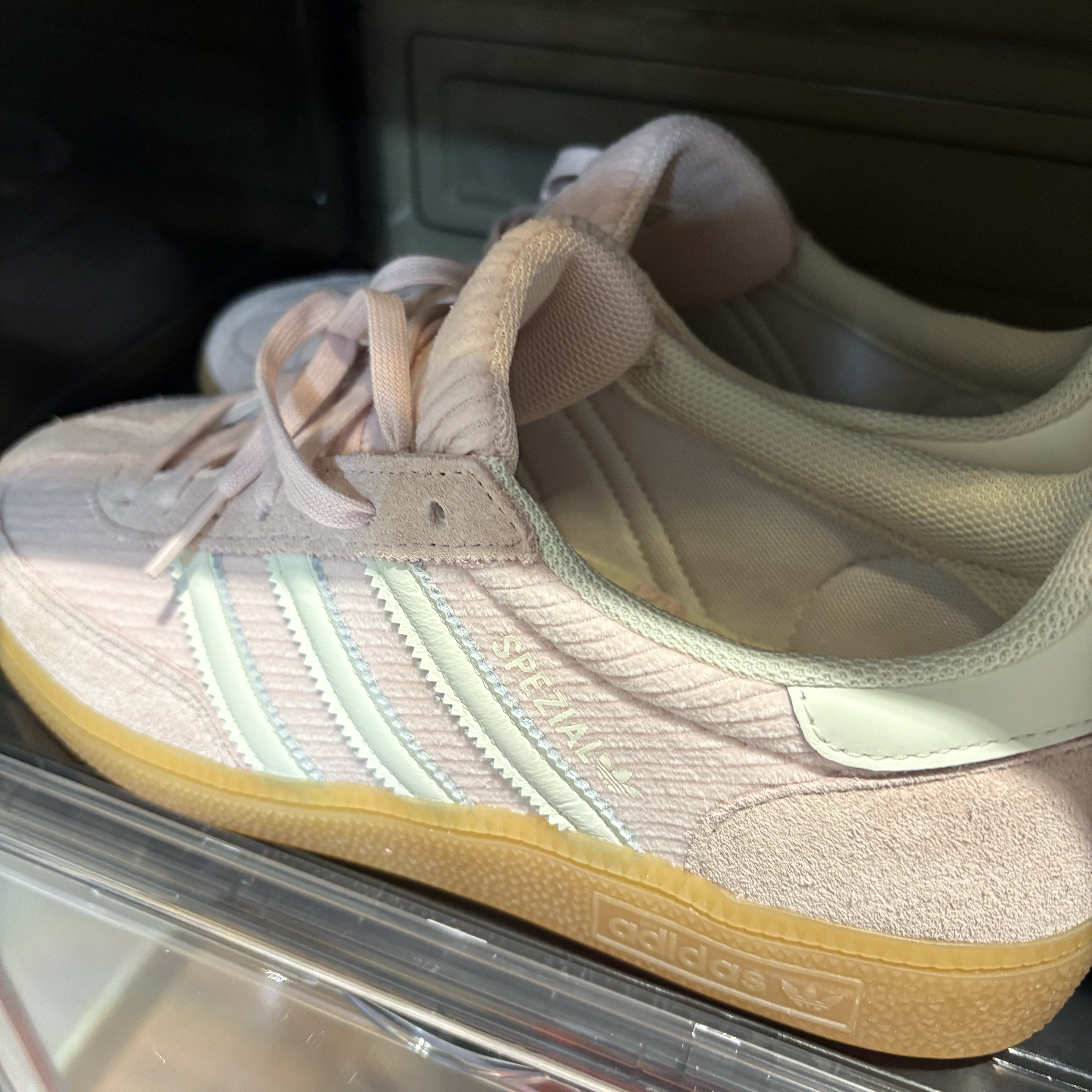 (W) Adidas Handball Spezial Sandy Pink Off White 착용 스타일