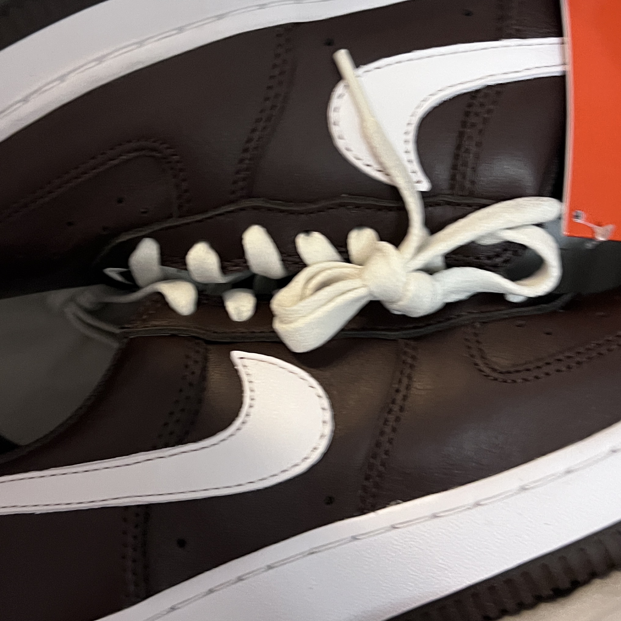 Nike Air Force 1 Low Retro Chocolate 착용 스타일