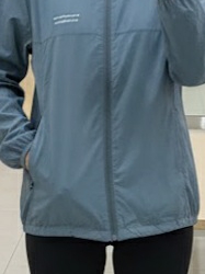 [KREAM 단독] runwhither Windbreaker Jacket V2 Blue 착용 스타일